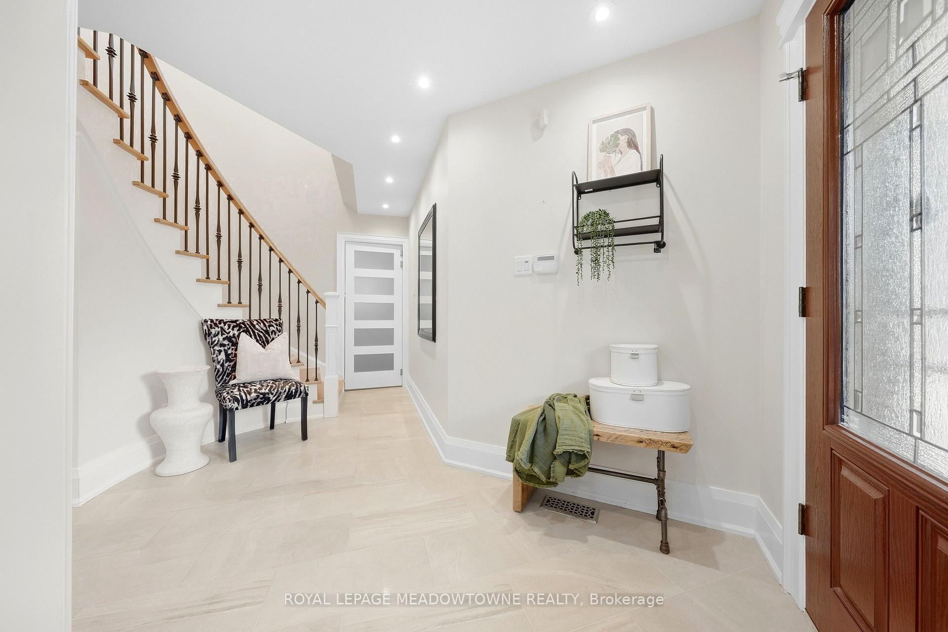 Photo 7 of 46 Chester Crescent, Halton Hills, Georgetown — HOMEH