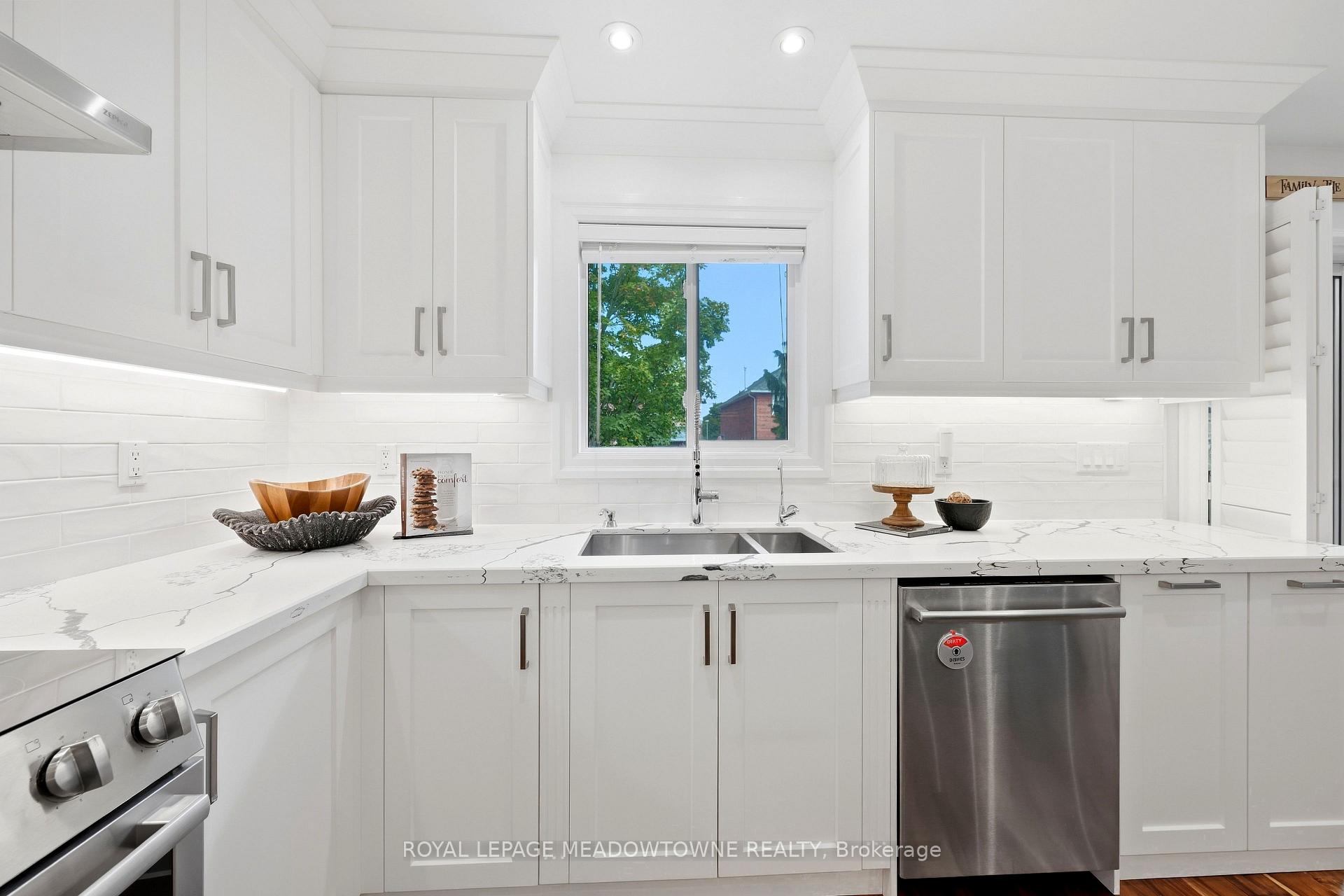 Photo 16 of 46 Chester Crescent, Halton Hills, Georgetown — HOMEH