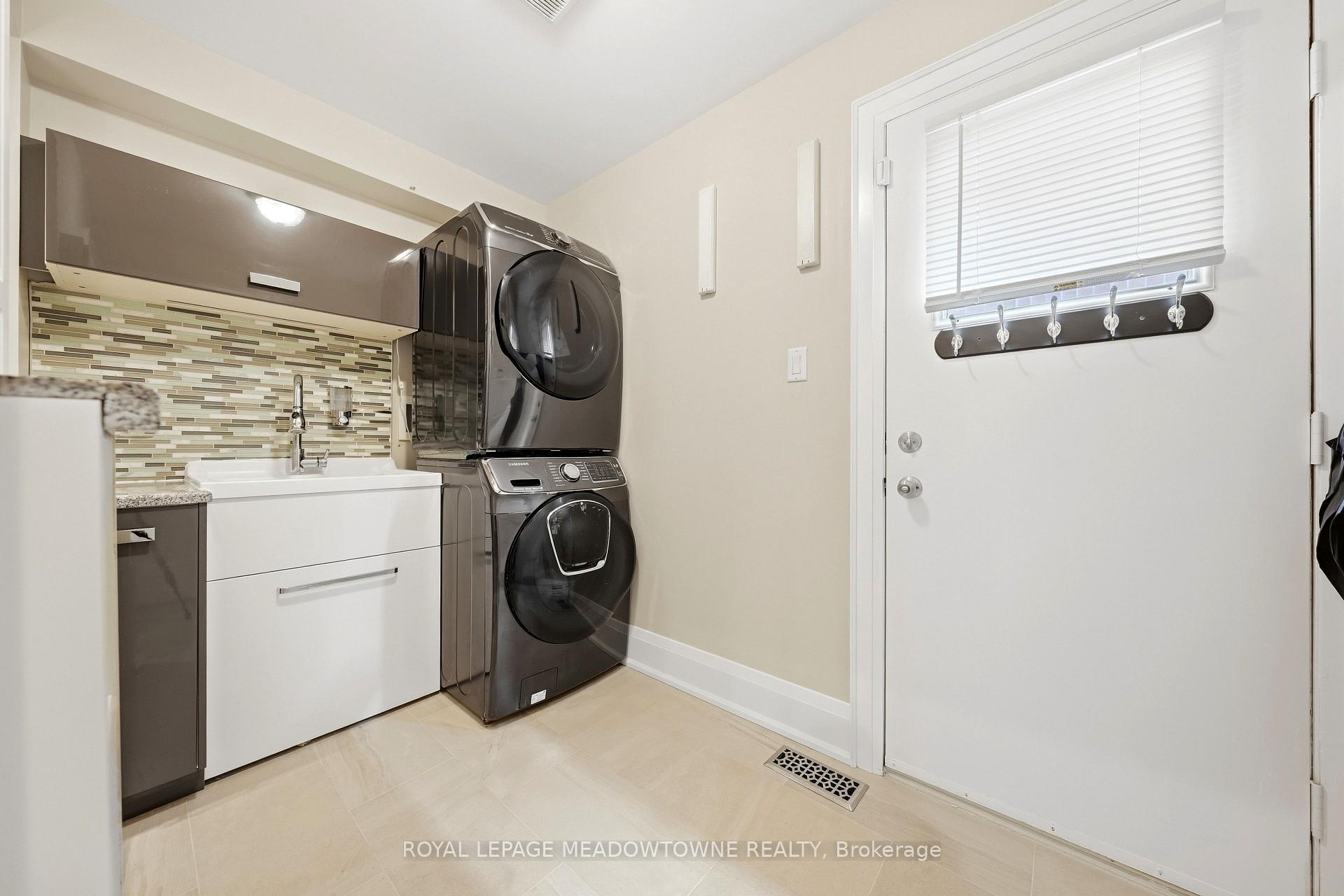 Photo 22 of 46 Chester Crescent, Halton Hills, Georgetown — HOMEH
