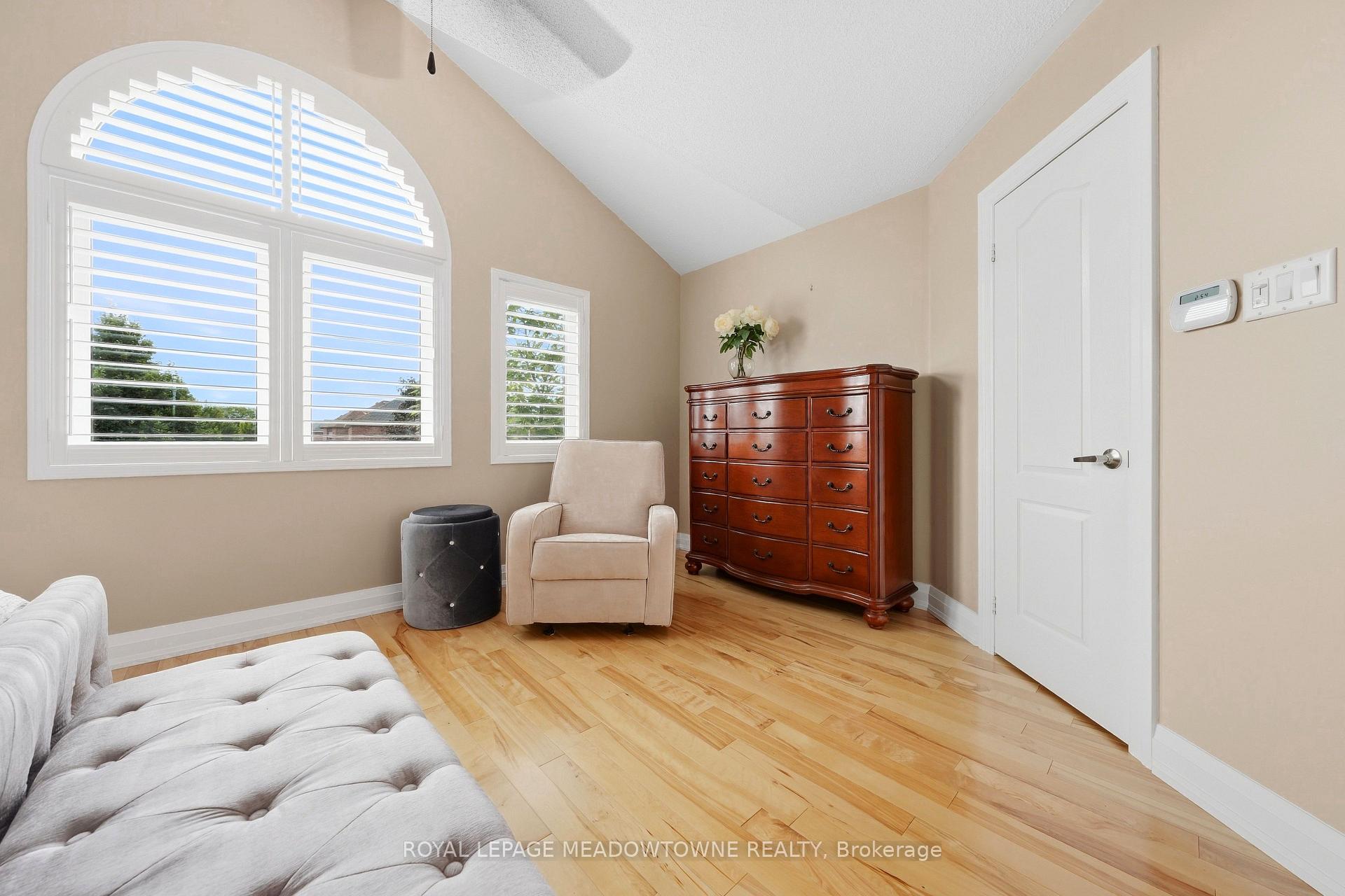 Photo 26 of 46 Chester Crescent, Halton Hills, Georgetown — HOMEH