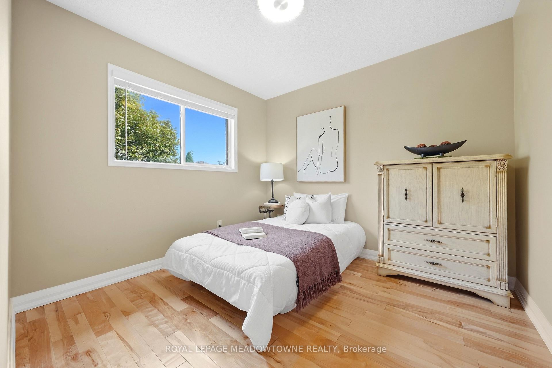 Photo 31 of 46 Chester Crescent, Halton Hills, Georgetown — HOMEH