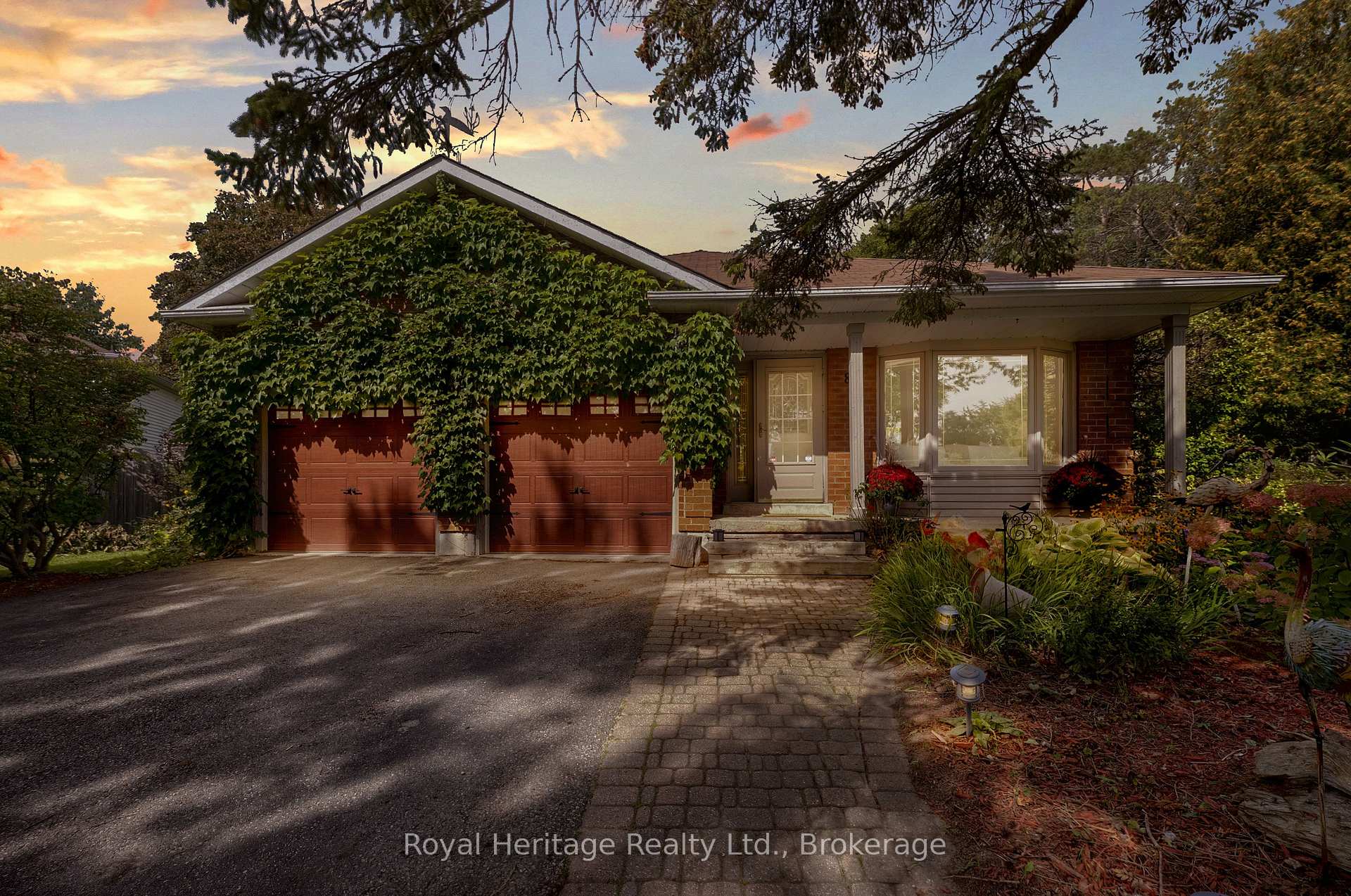 Photo 2 of 88 Hart Boulevard, Clarington, Newcastle — HOMEH