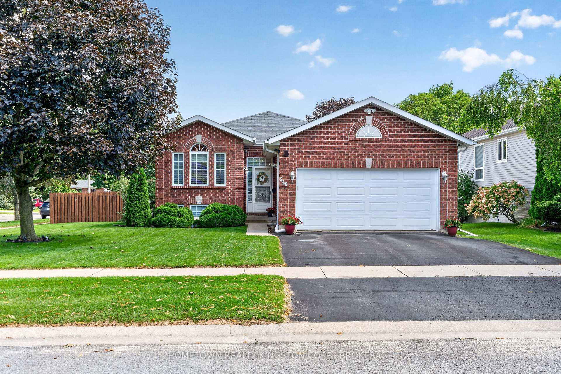 Photo 1 of 540 Sackville Crescent, Kingston, City SouthWest — HOMEH