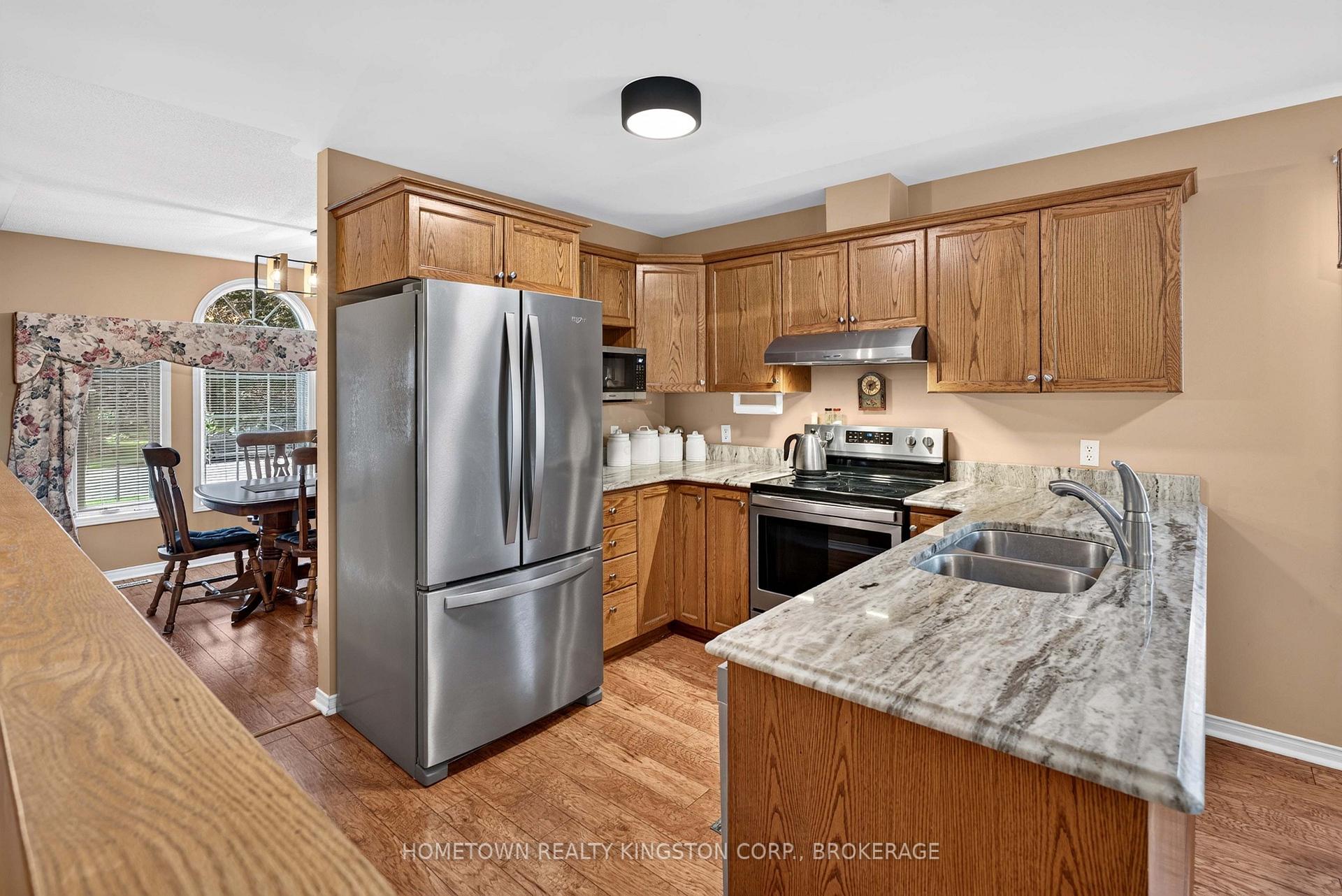 Photo 7 of 540 Sackville Crescent, Kingston, City SouthWest — HOMEH