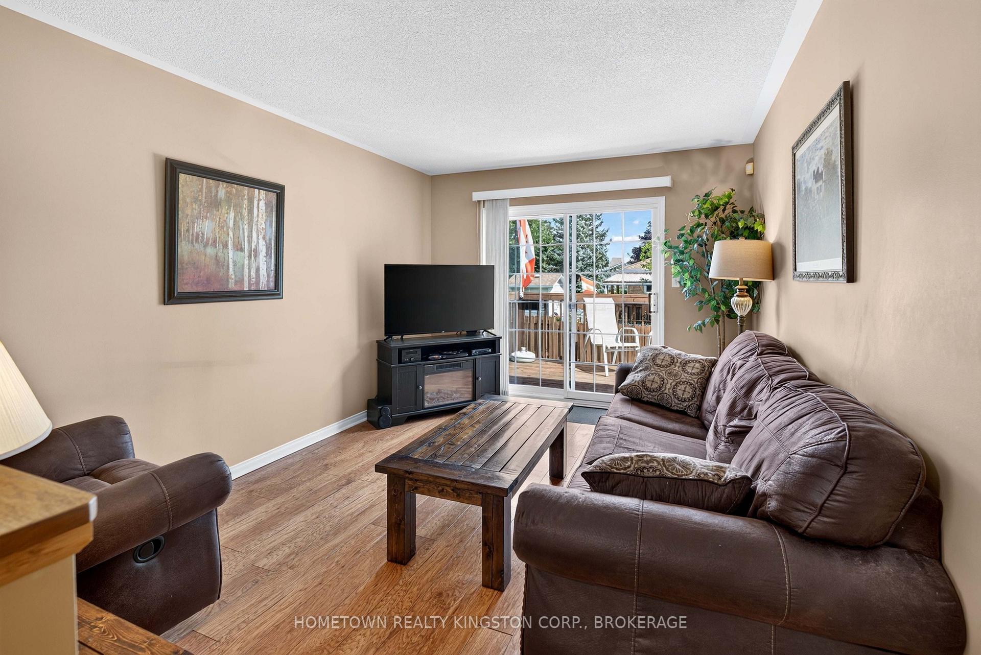 Photo 10 of 540 Sackville Crescent, Kingston, City SouthWest — HOMEH