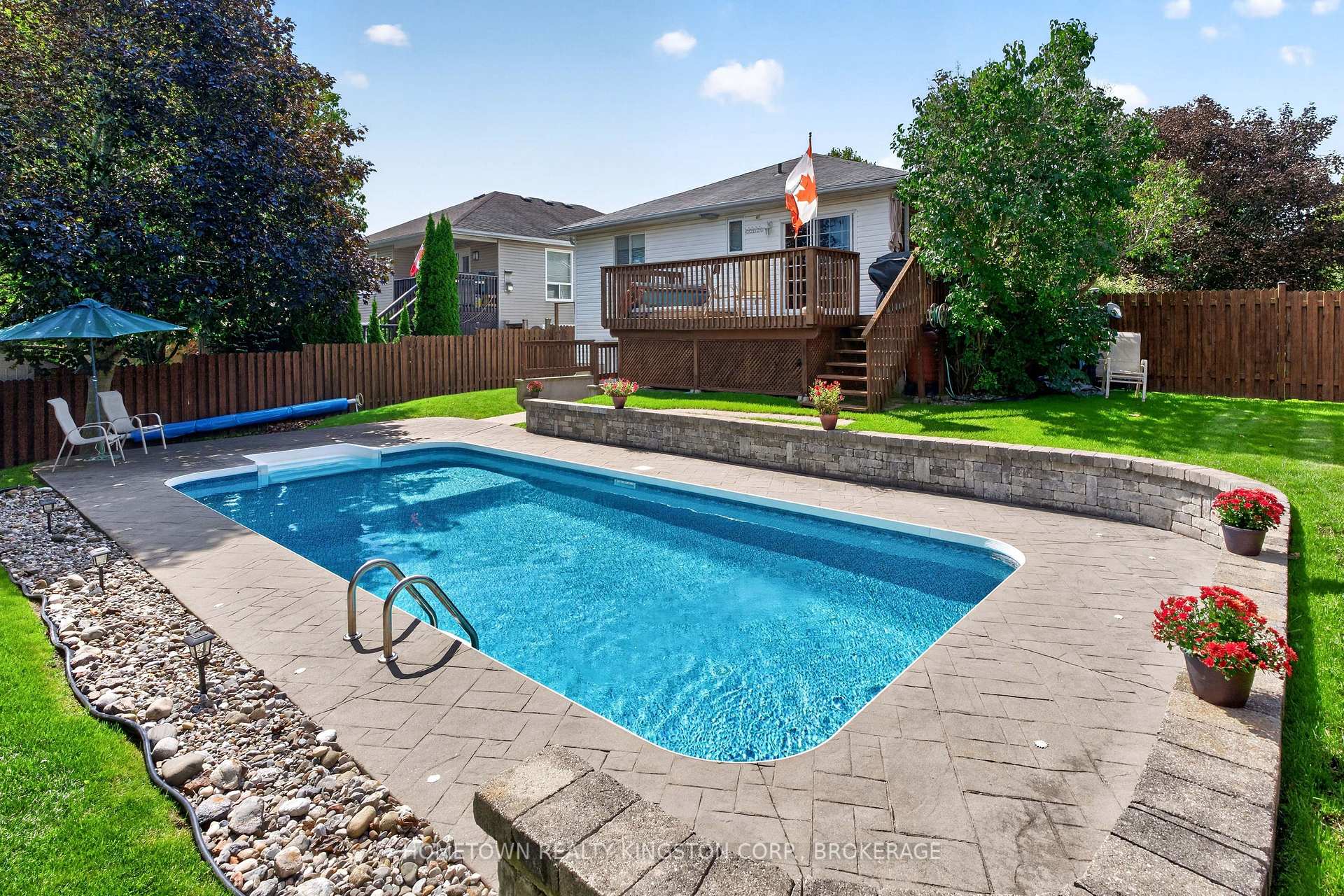 Photo 23 of 540 Sackville Crescent, Kingston, City SouthWest — HOMEH