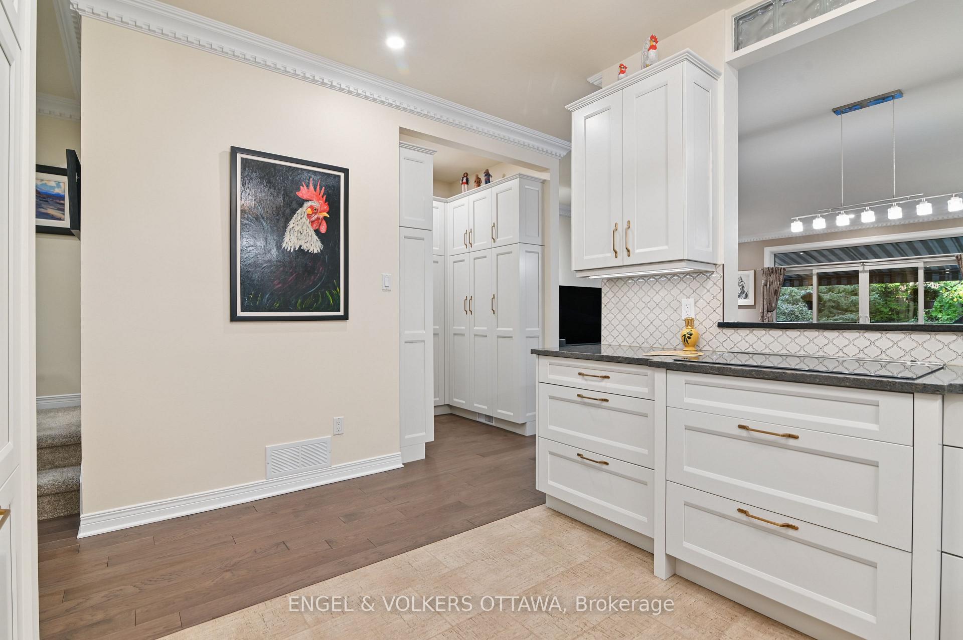 Photo 10 of 11 Creek's End Lane, Ottawa, Bayshore — HOMEH