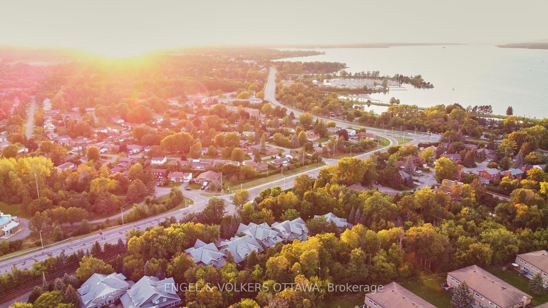 Photo 52 of 11 Creek's End Lane, Ottawa, Bayshore — HOMEH