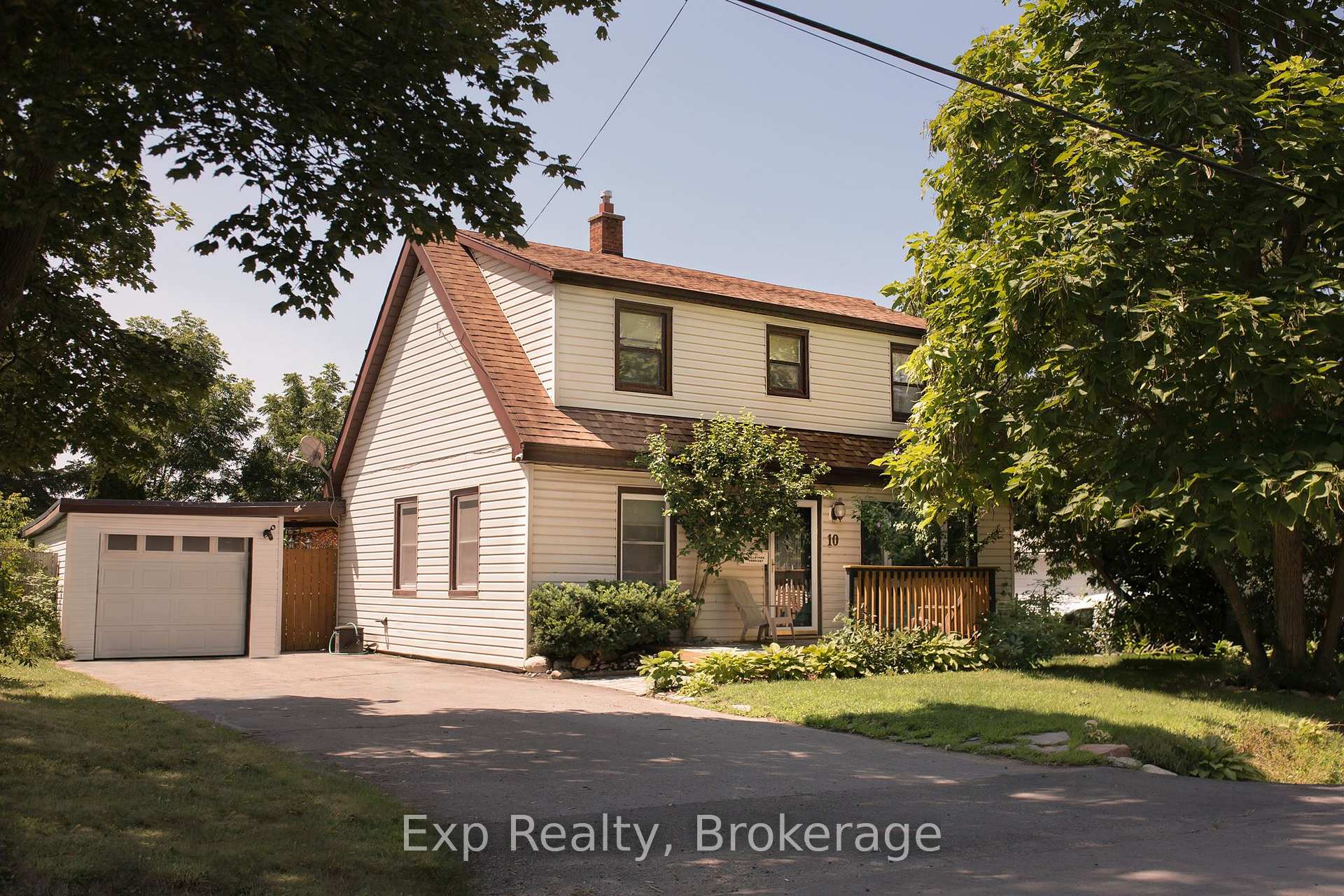 Photo 1 of 10 Valleyview Crescent, Belleville, Belleville Ward — HOMEH