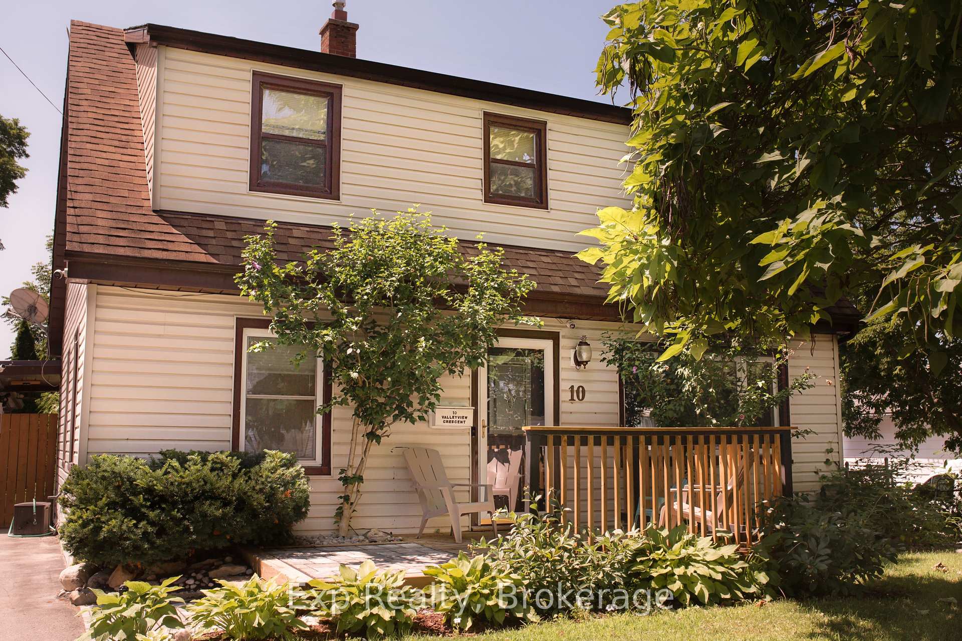 Photo 2 of 10 Valleyview Crescent, Belleville, Belleville Ward — HOMEH