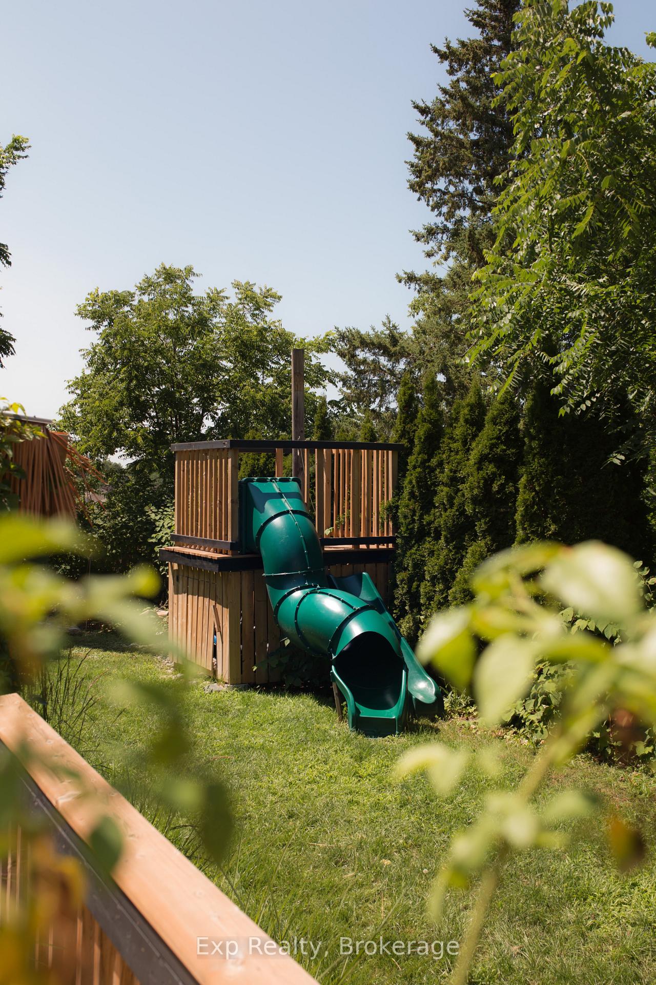 Photo 4 of 10 Valleyview Crescent, Belleville, Belleville Ward — HOMEH