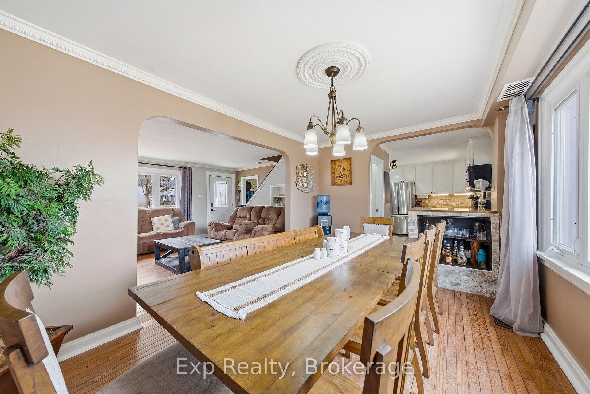 Photo 11 of 10 Valleyview Crescent, Belleville, Belleville Ward — HOMEH