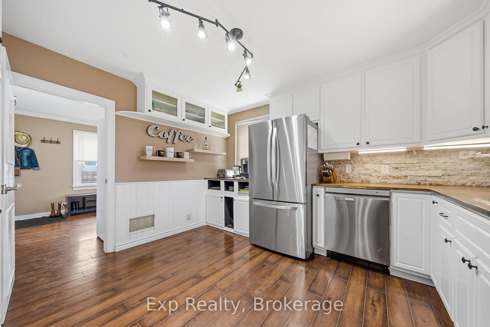 Photo 16 of 10 Valleyview Crescent, Belleville, Belleville Ward — HOMEH