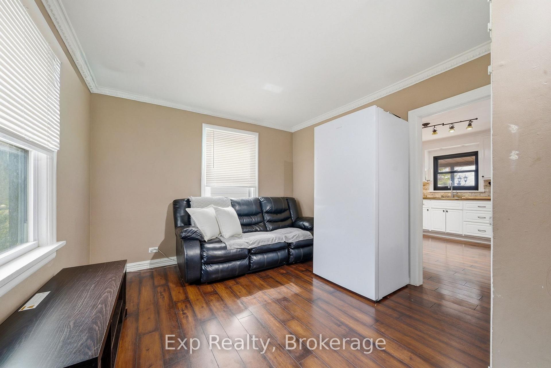 Photo 17 of 10 Valleyview Crescent, Belleville, Belleville Ward — HOMEH