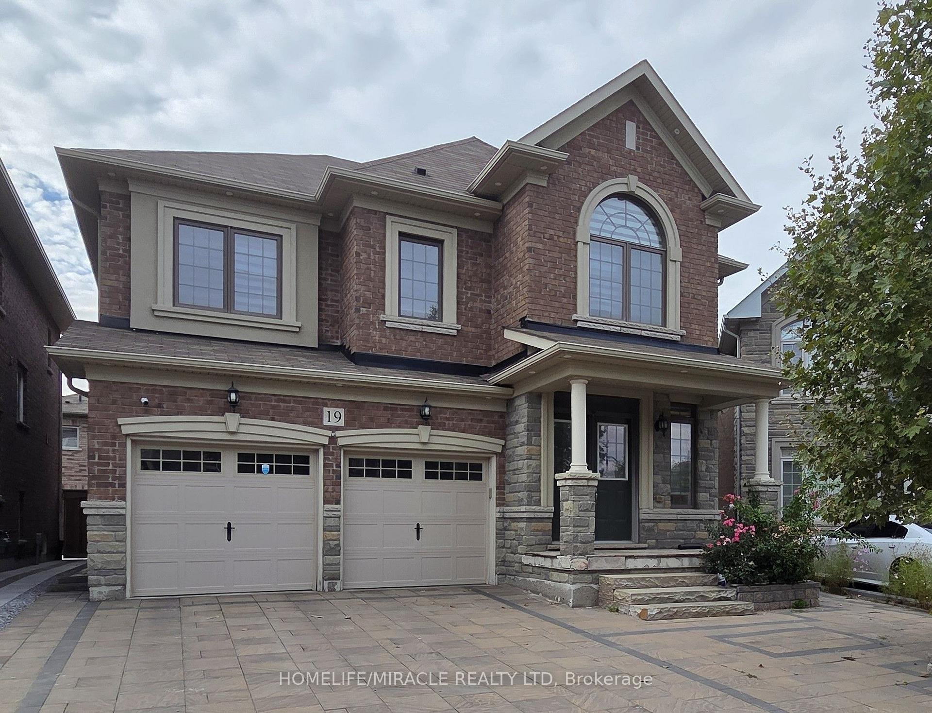 Photo 3 of 19 Belgium Crescent, Brampton, Northwest Brampton — HOMEH