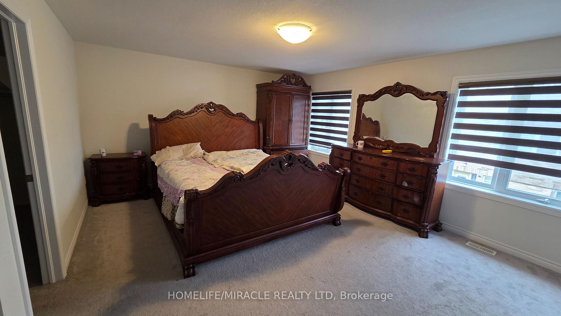 Photo 12 of 19 Belgium Crescent, Brampton, Northwest Brampton — HOMEH