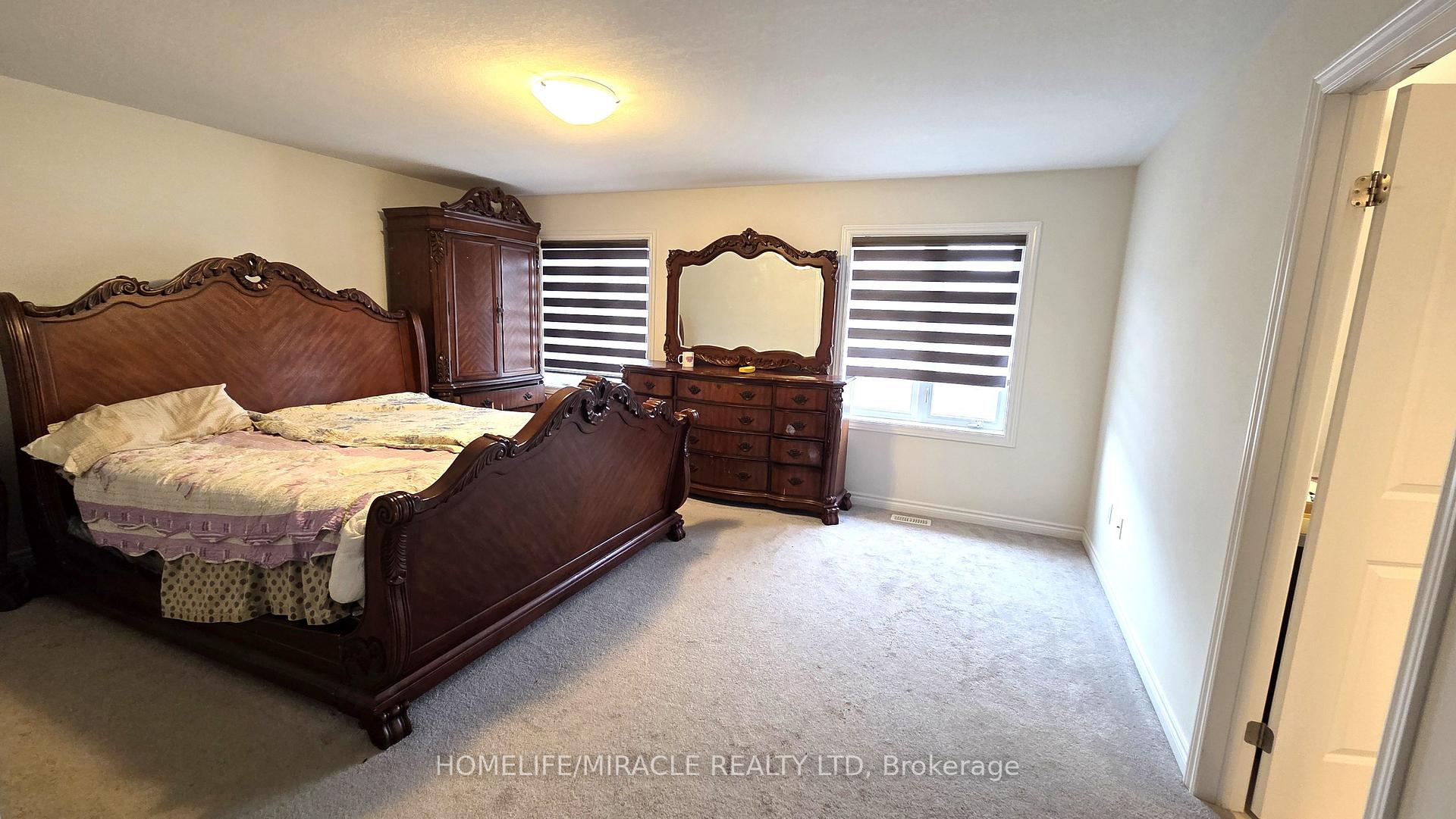 Photo 13 of 19 Belgium Crescent, Brampton, Northwest Brampton — HOMEH