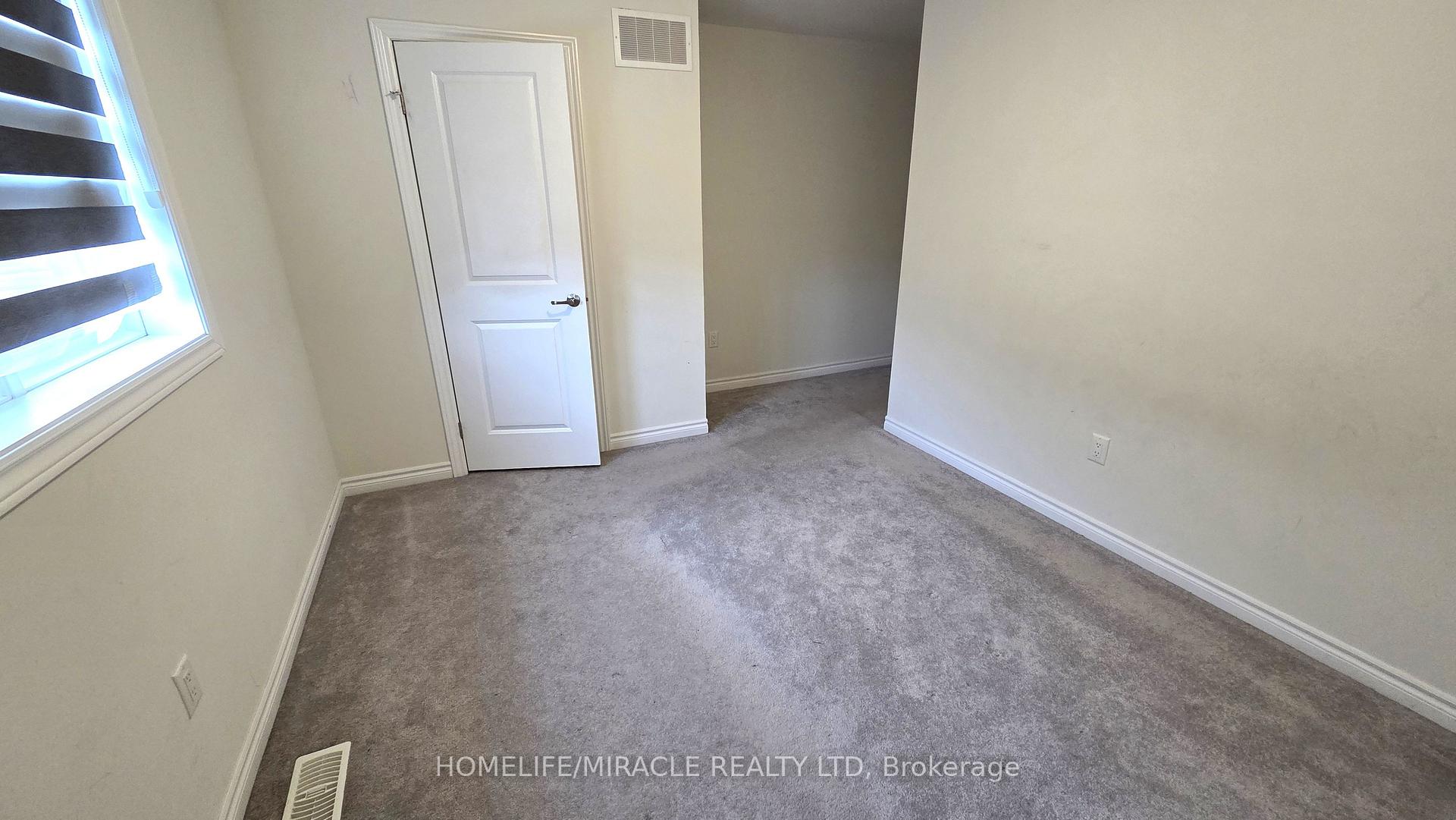 Photo 16 of 19 Belgium Crescent, Brampton, Northwest Brampton — HOMEH