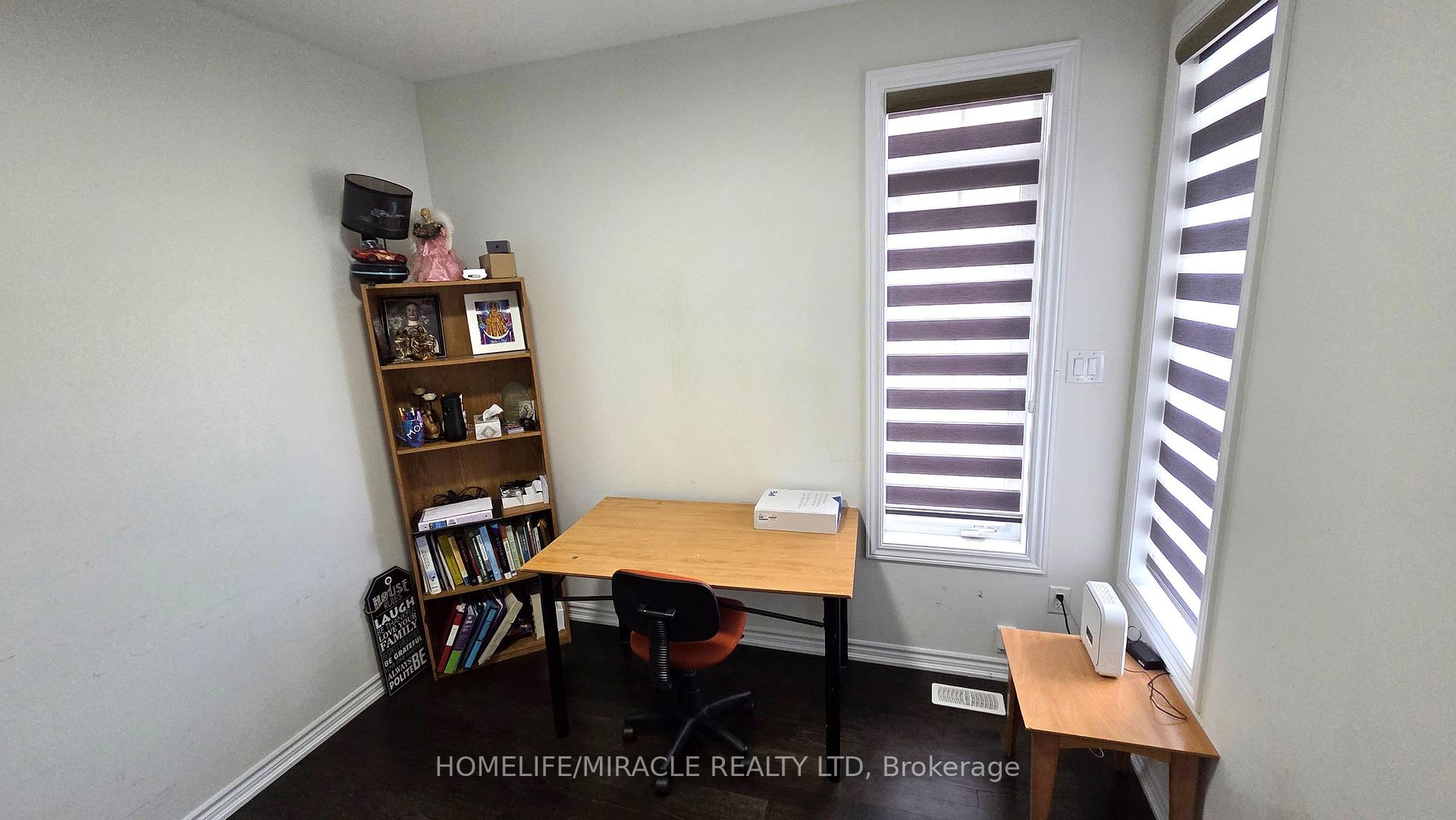 Photo 20 of 19 Belgium Crescent, Brampton, Northwest Brampton — HOMEH