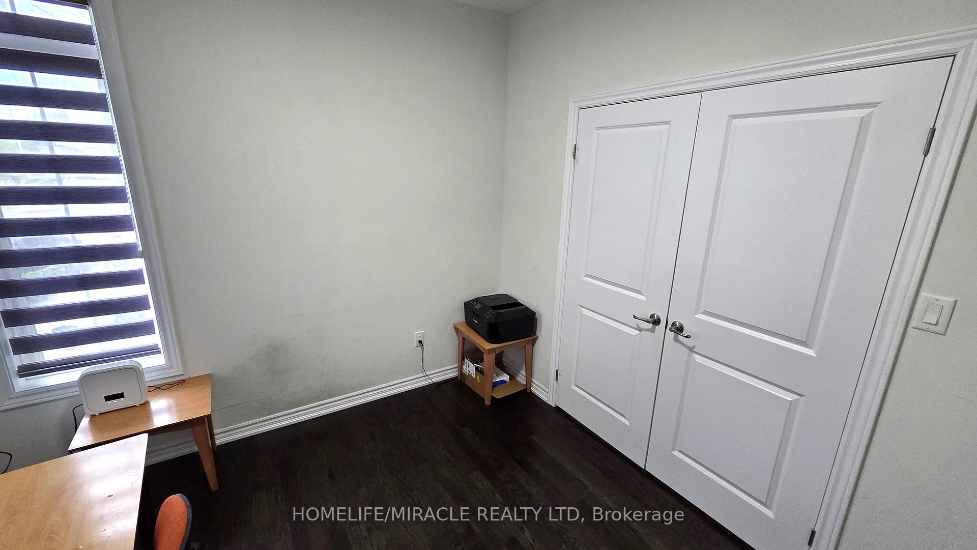 Photo 21 of 19 Belgium Crescent, Brampton, Northwest Brampton — HOMEH