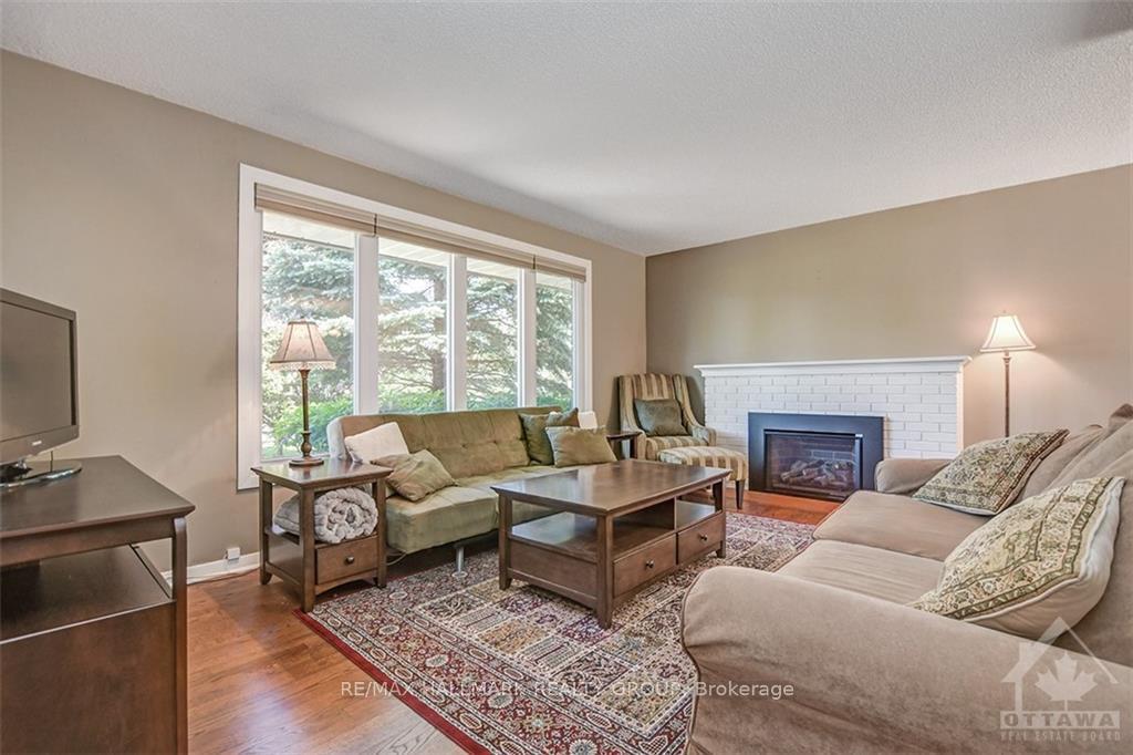 Photo 5 of 2678 Ulster Crescent, Ottawa, Riverside Park — HOMEH