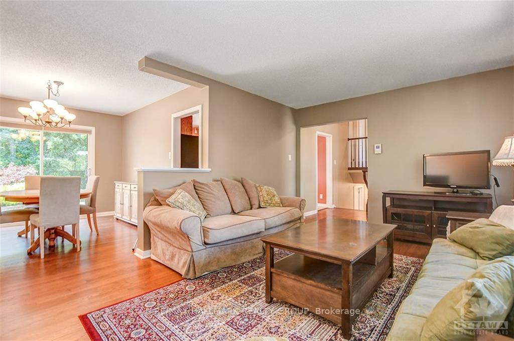 Photo 8 of 2678 Ulster Crescent, Ottawa, Riverside Park — HOMEH