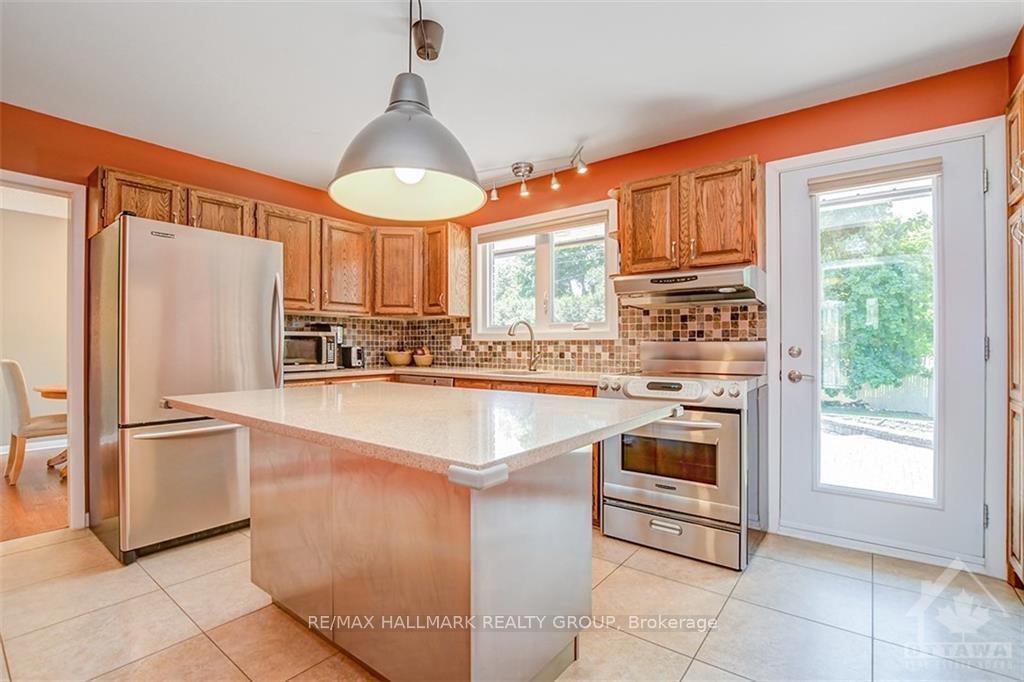 Photo 11 of 2678 Ulster Crescent, Ottawa, Riverside Park — HOMEH