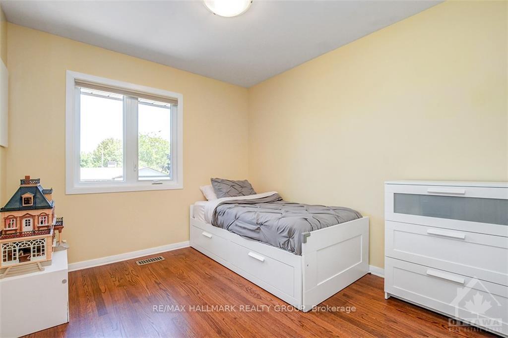 Photo 18 of 2678 Ulster Crescent, Ottawa, Riverside Park — HOMEH