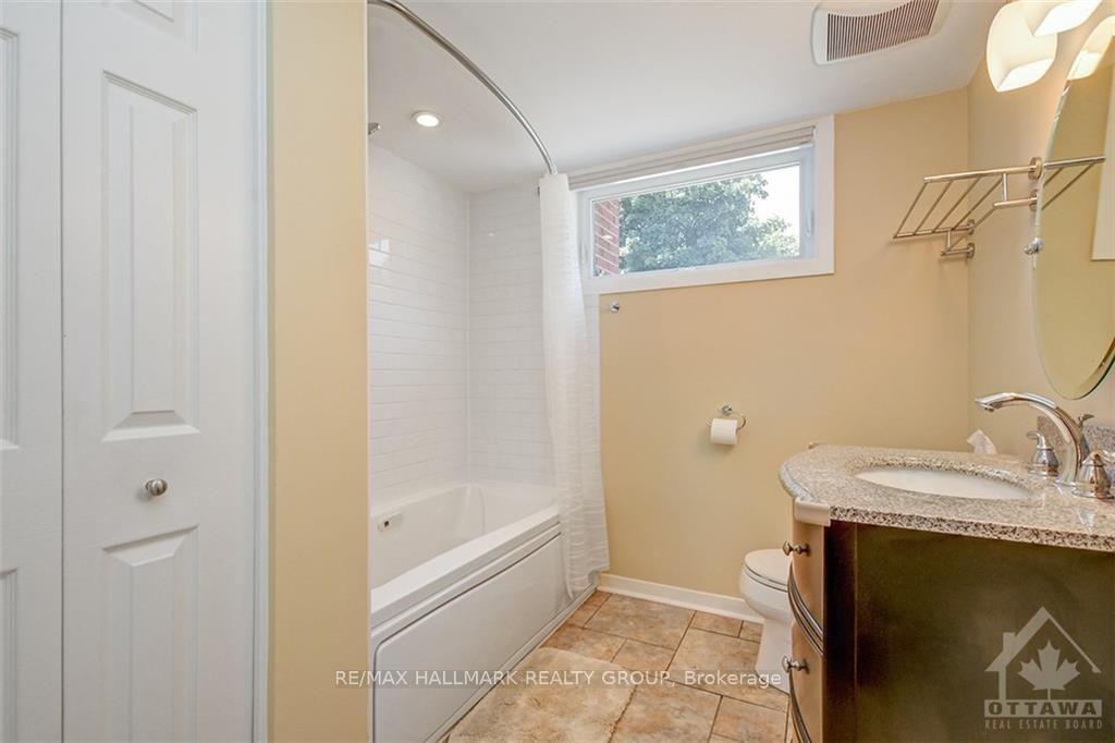 Photo 20 of 2678 Ulster Crescent, Ottawa, Riverside Park — HOMEH