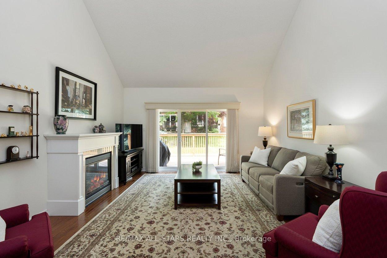 Photo 2 of 52 Oasis Way, Markham, Greensborough — HOMEH