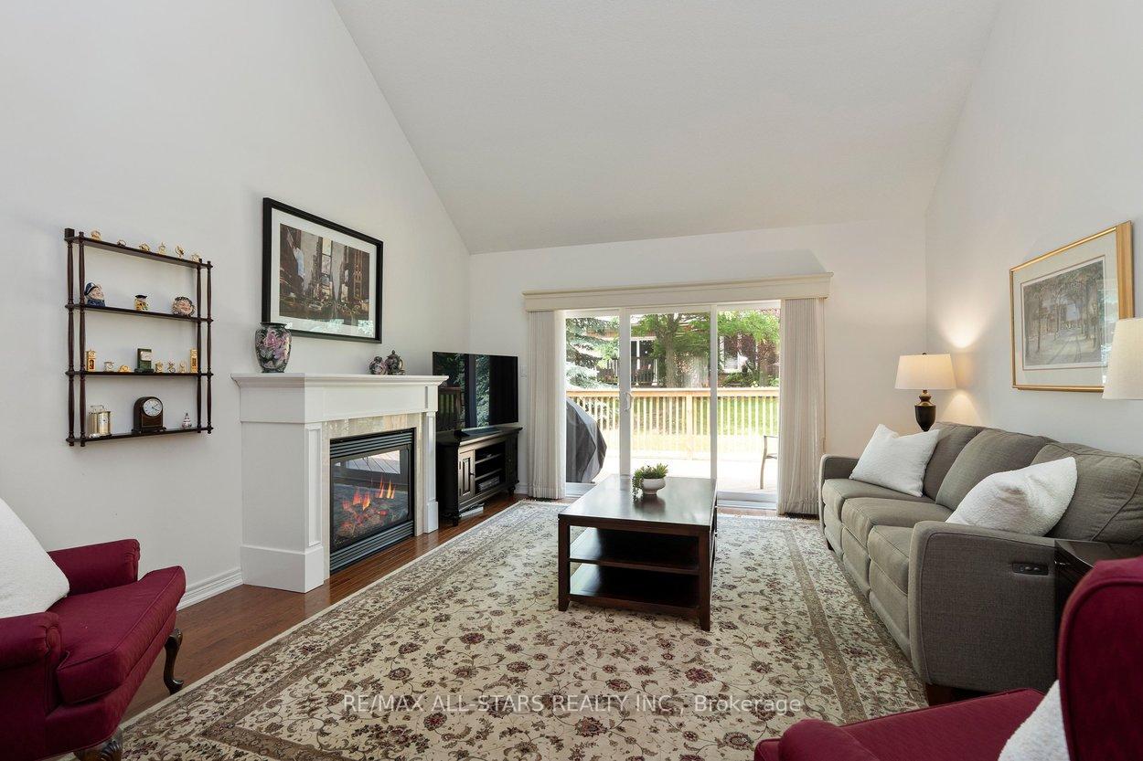 Photo 3 of 52 Oasis Way, Markham, Greensborough — HOMEH