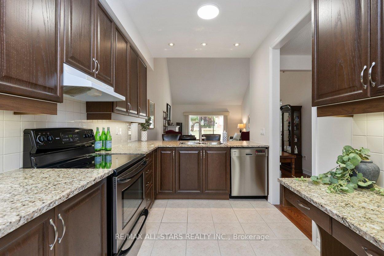 Photo 12 of 52 Oasis Way, Markham, Greensborough — HOMEH