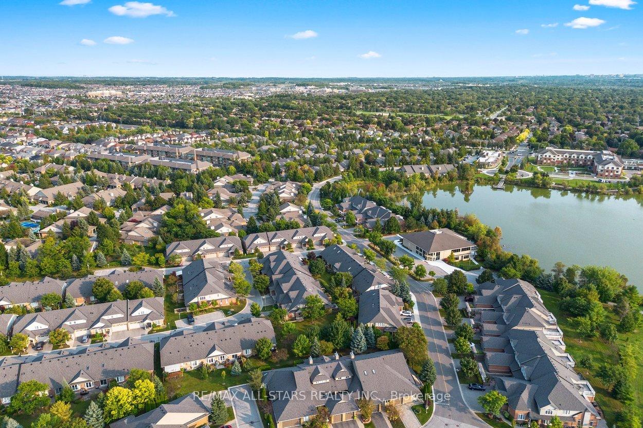 Photo 44 of 52 Oasis Way, Markham, Greensborough — HOMEH