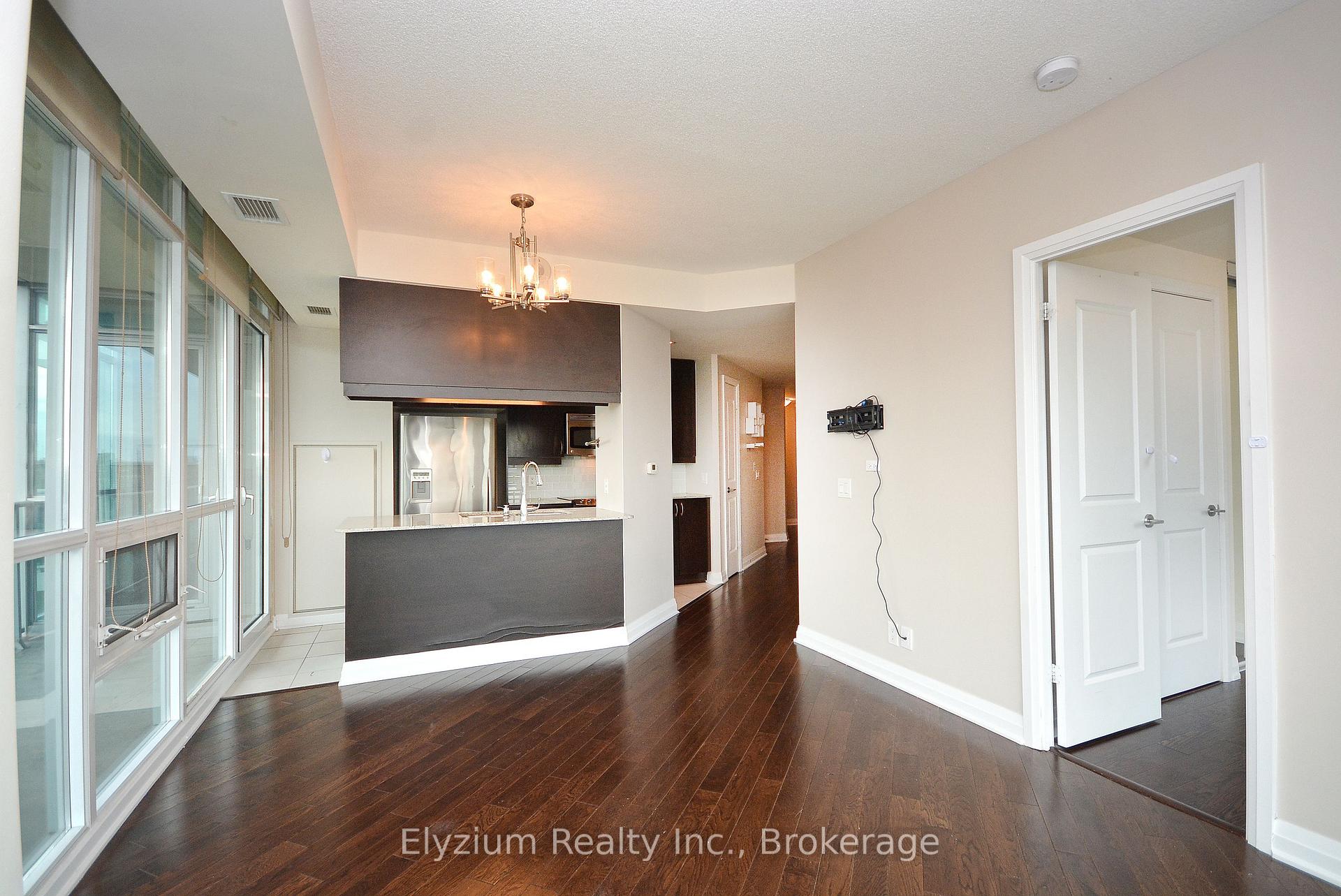 Photo 6 of Unit 603, 1055 Southdown Road, Mississauga, Clarkson — HOMEH