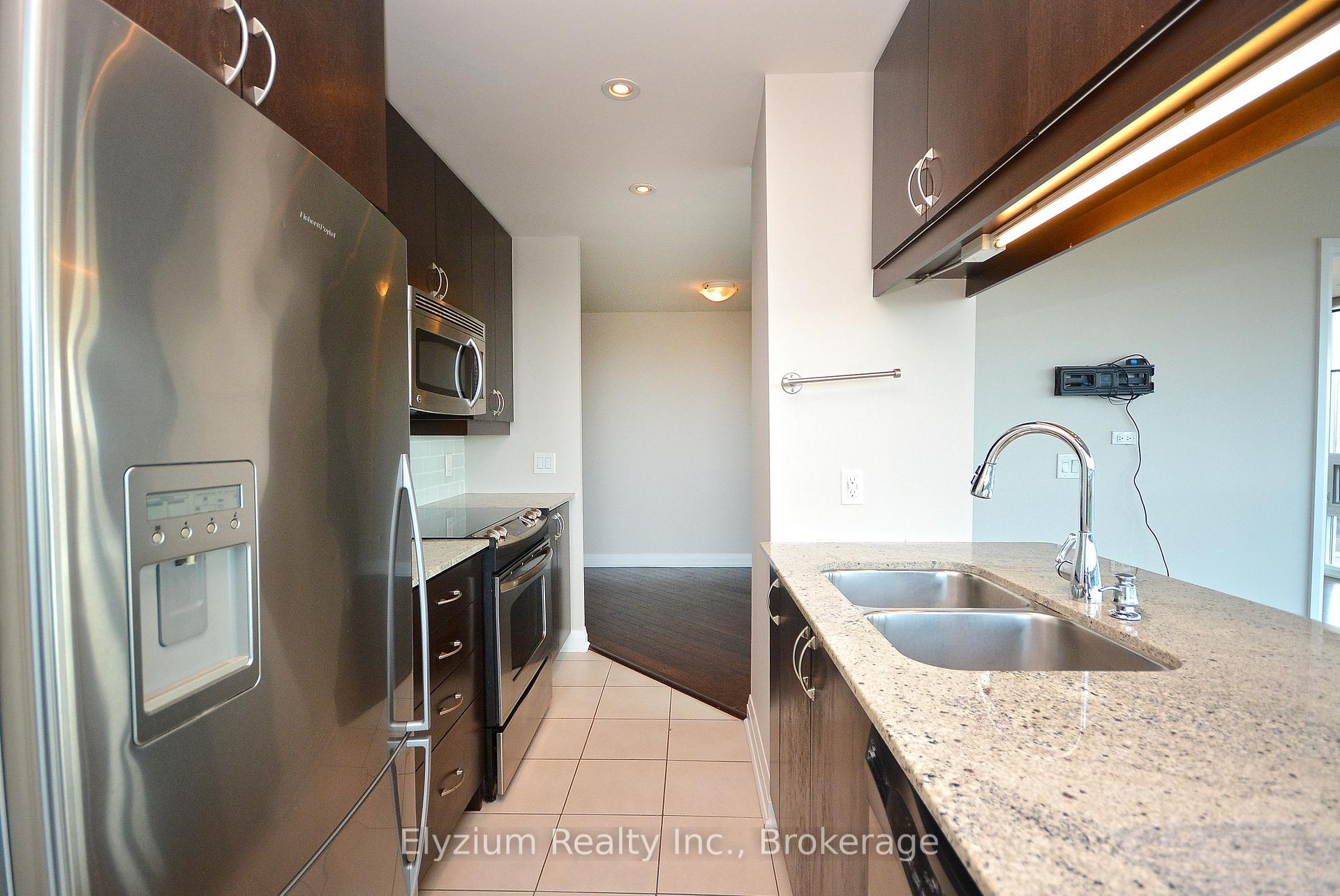 Photo 10 of Unit 603, 1055 Southdown Road, Mississauga, Clarkson — HOMEH