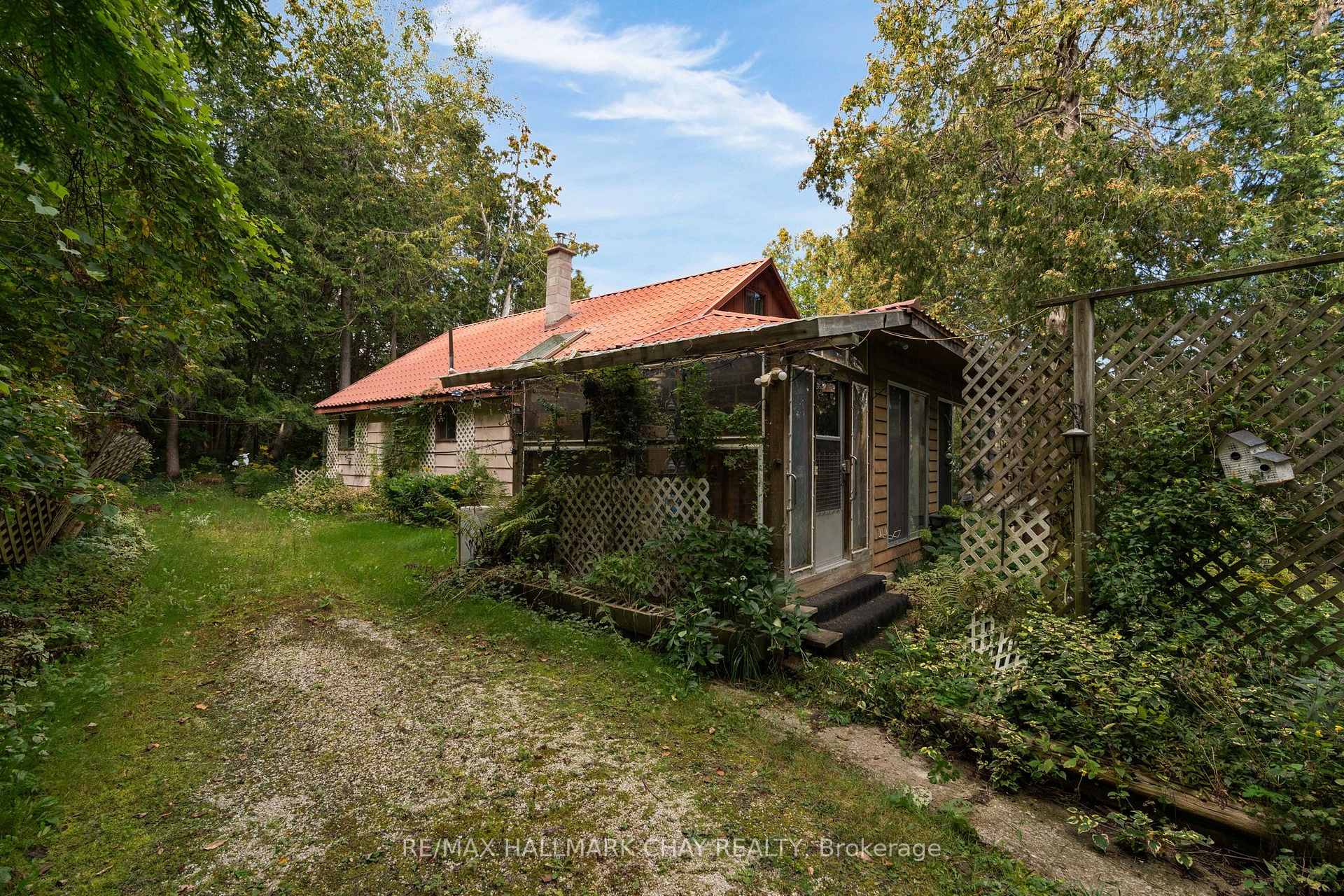 Photo 3 of 8051 County Road 9, Clearview, Creemore — HOMEH