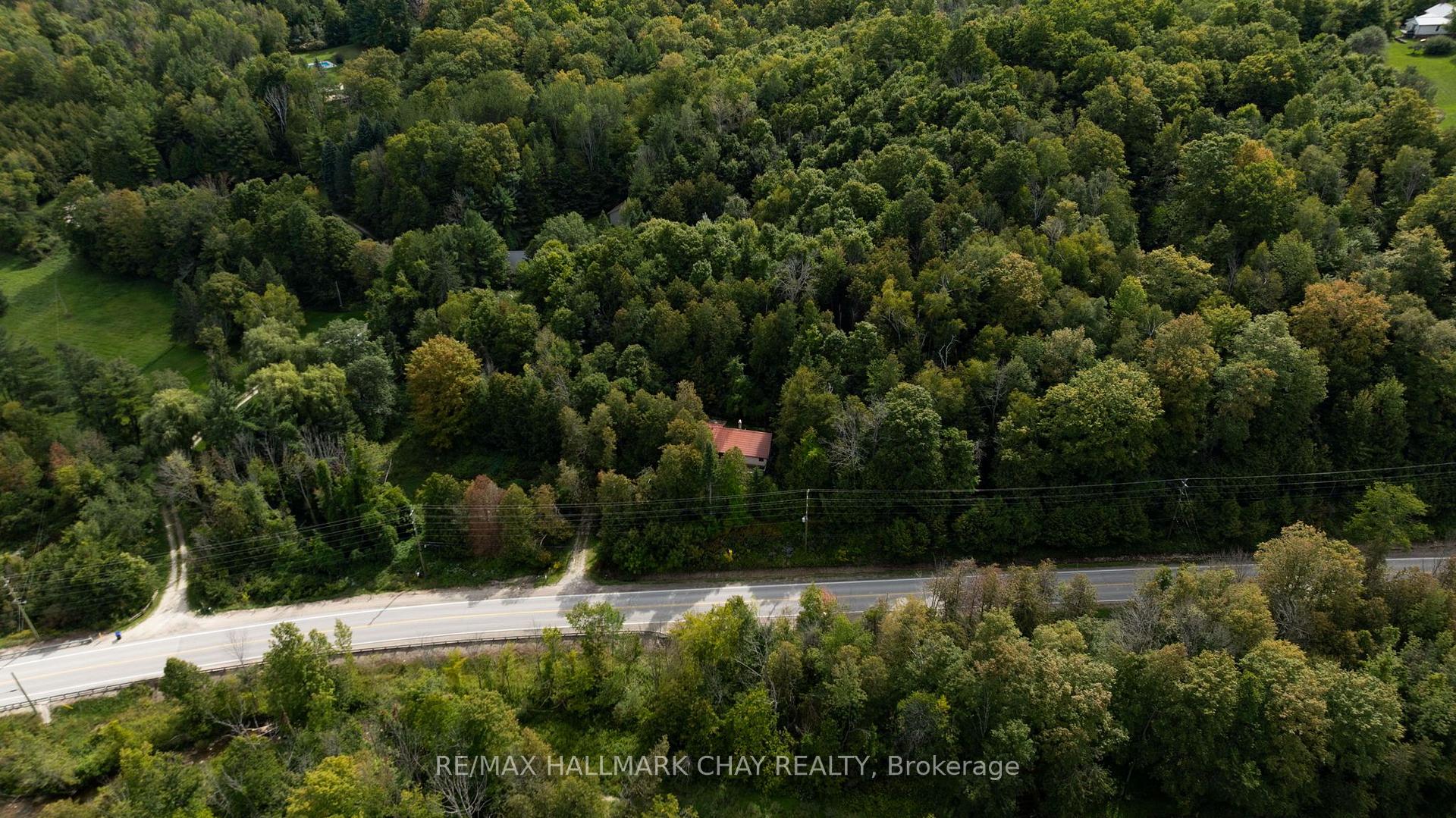 Photo 5 of 8051 County Road 9, Clearview, Creemore — HOMEH