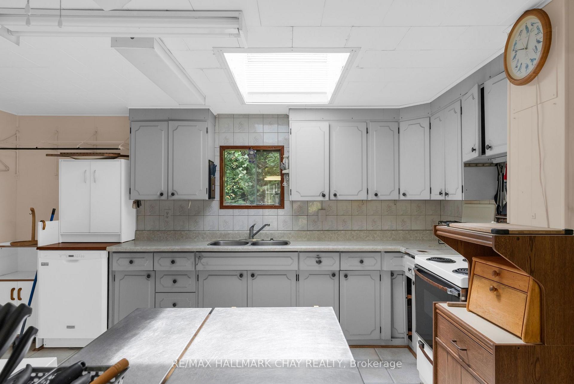 Photo 12 of 8051 County Road 9, Clearview, Creemore — HOMEH
