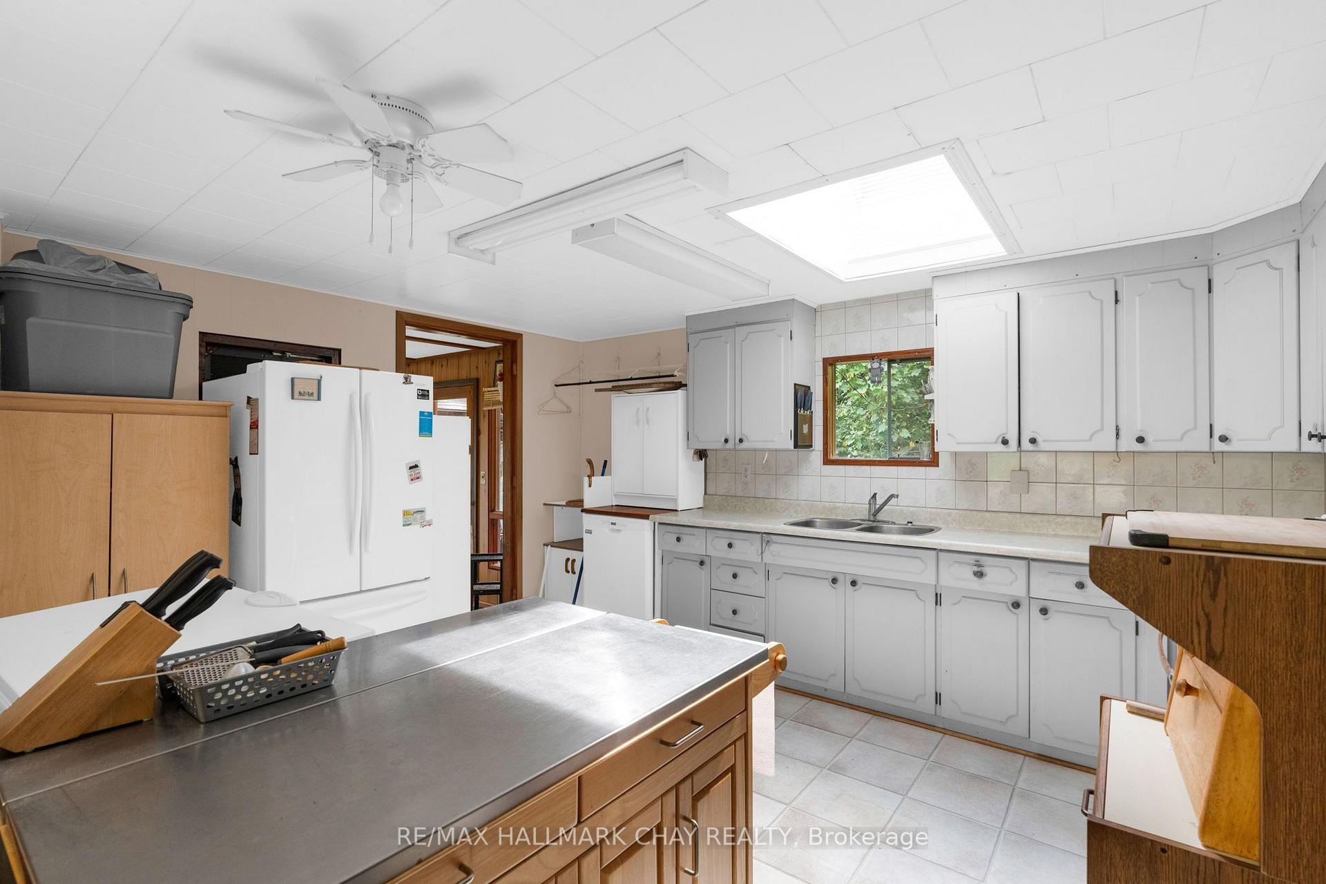 Photo 13 of 8051 County Road 9, Clearview, Creemore — HOMEH