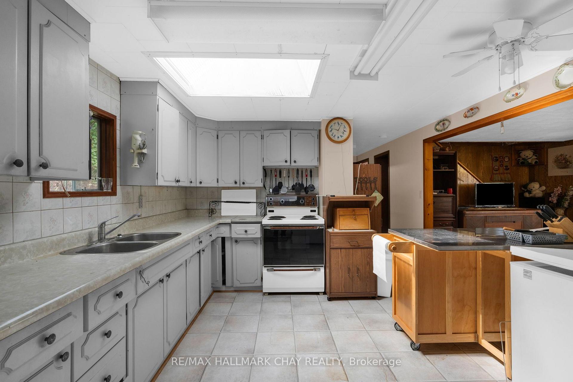 Photo 14 of 8051 County Road 9, Clearview, Creemore — HOMEH