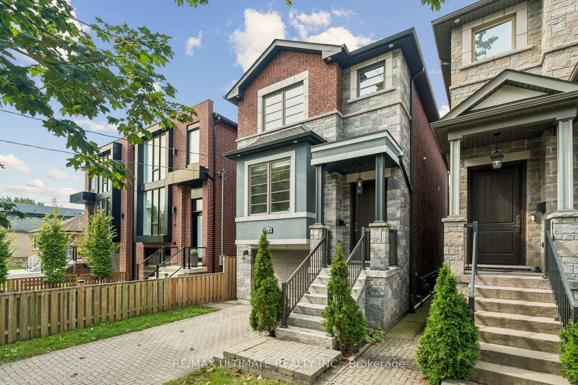 Photo 3 of 218 Delta Street, Etobicoke, Alderwood — HOMEH