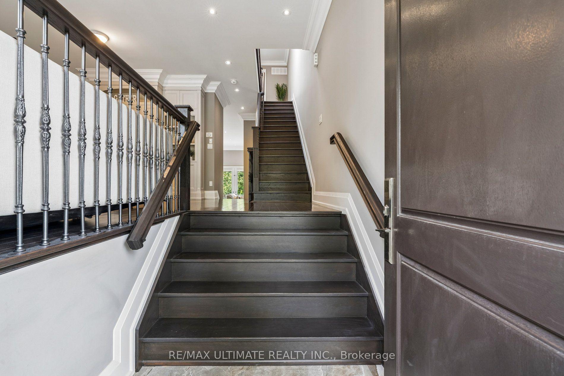 Photo 5 of 218 Delta Street, Etobicoke, Alderwood — HOMEH