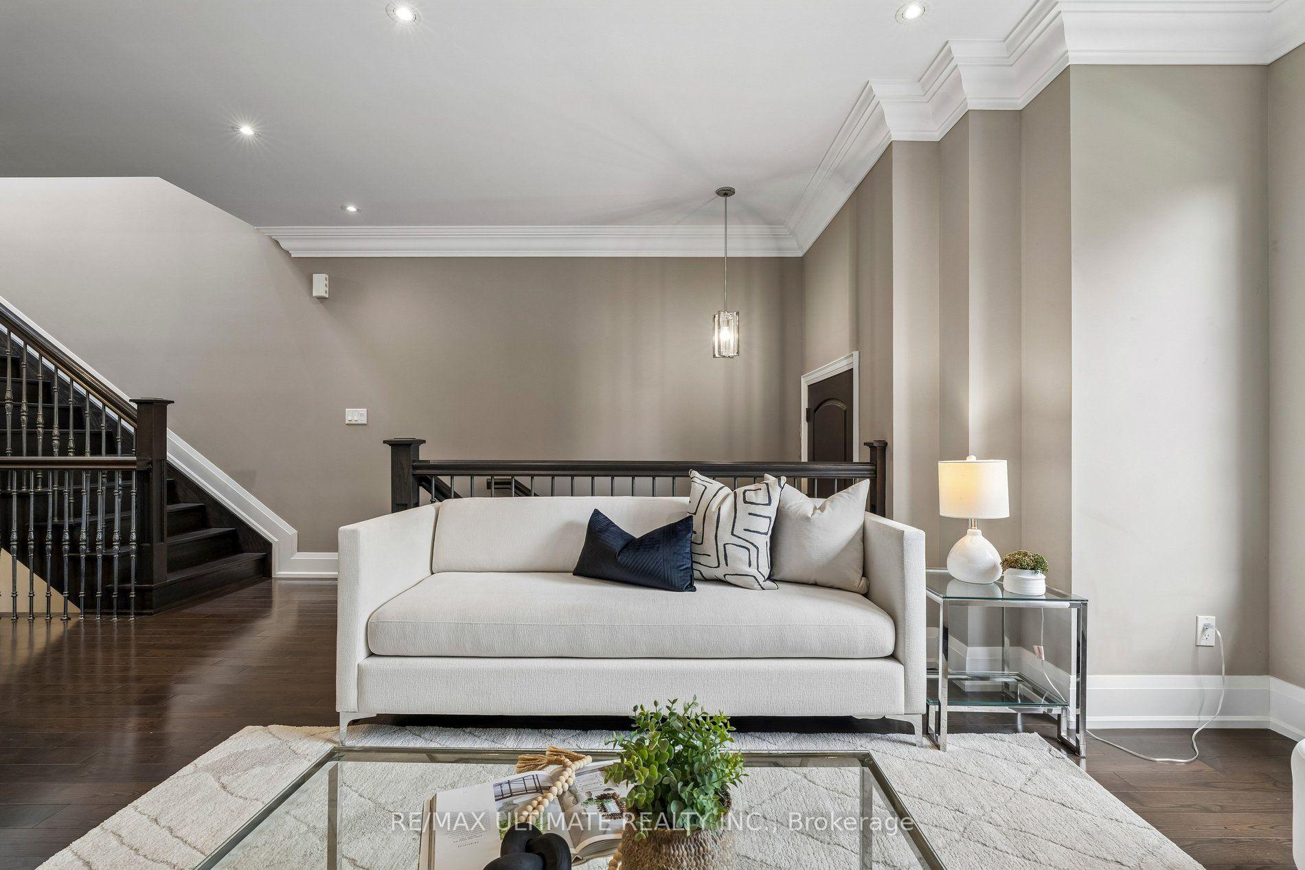 Photo 12 of 218 Delta Street, Etobicoke, Alderwood — HOMEH