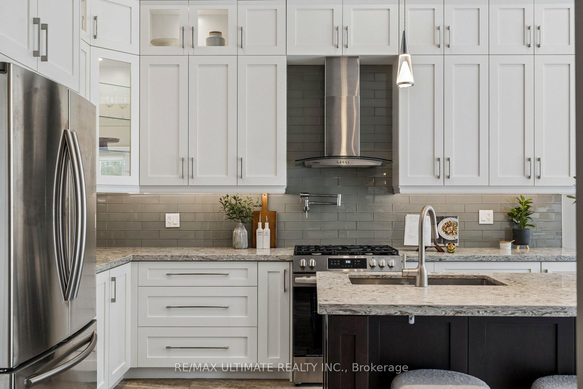 Photo 14 of 218 Delta Street, Etobicoke, Alderwood — HOMEH