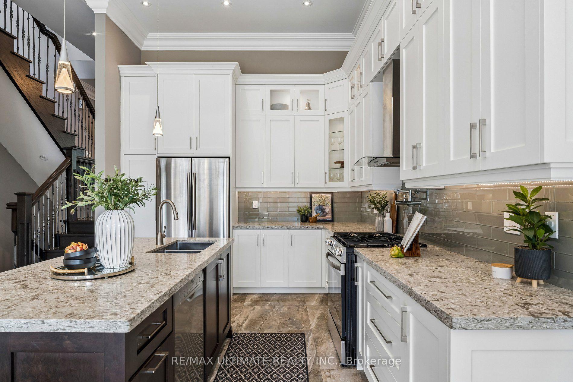 Photo 18 of 218 Delta Street, Etobicoke, Alderwood — HOMEH