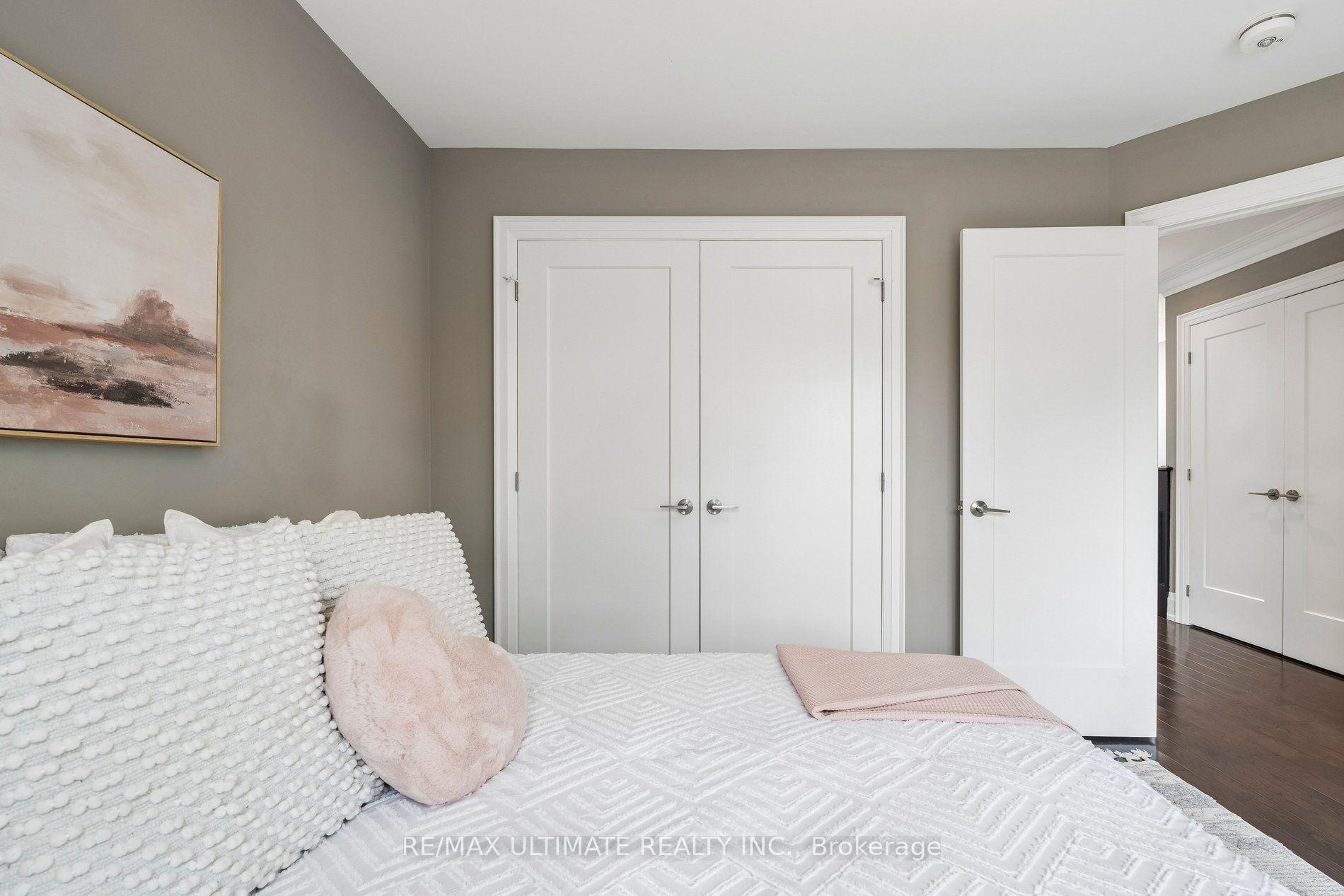 Photo 33 of 218 Delta Street, Etobicoke, Alderwood — HOMEH