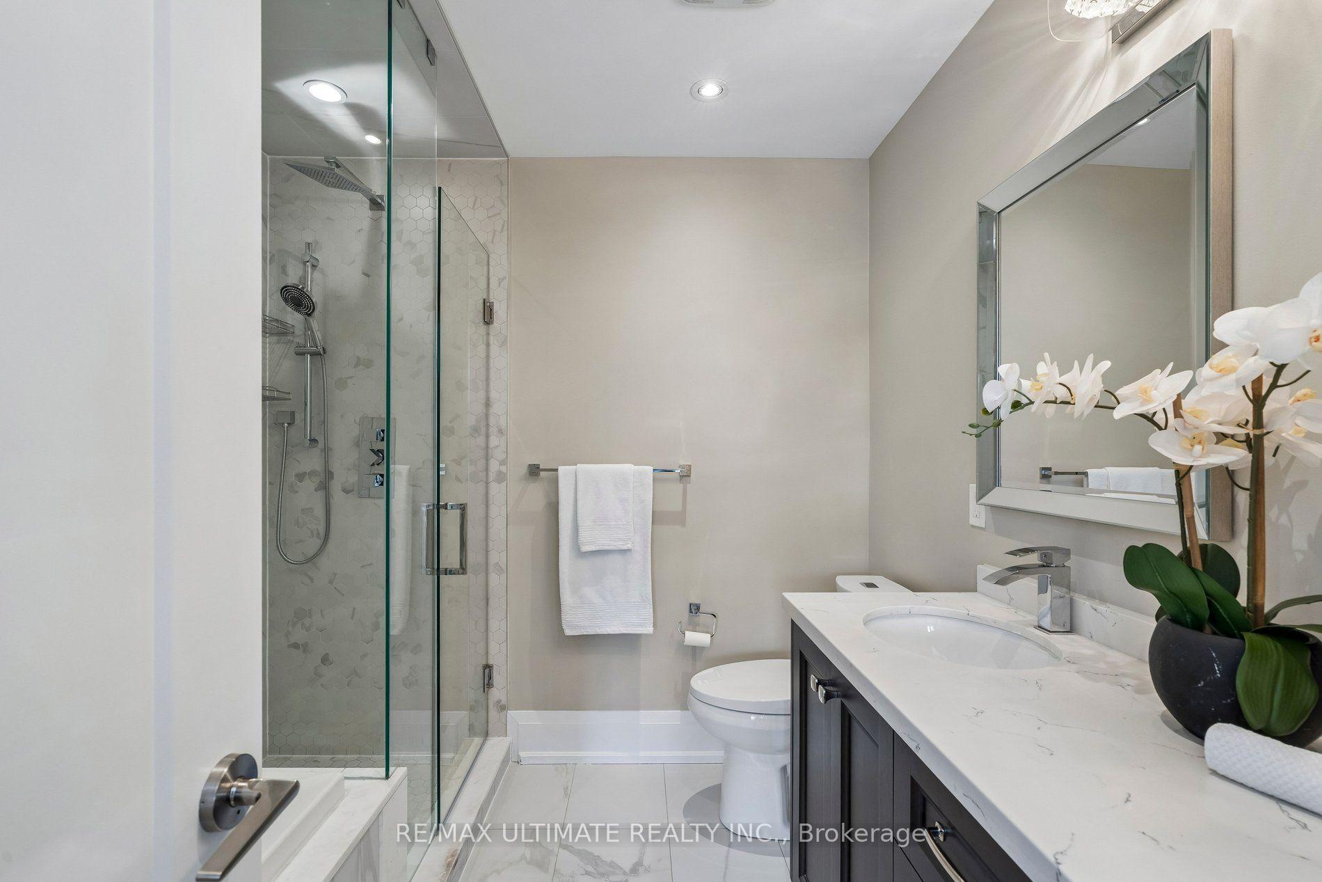 Photo 38 of 218 Delta Street, Etobicoke, Alderwood — HOMEH