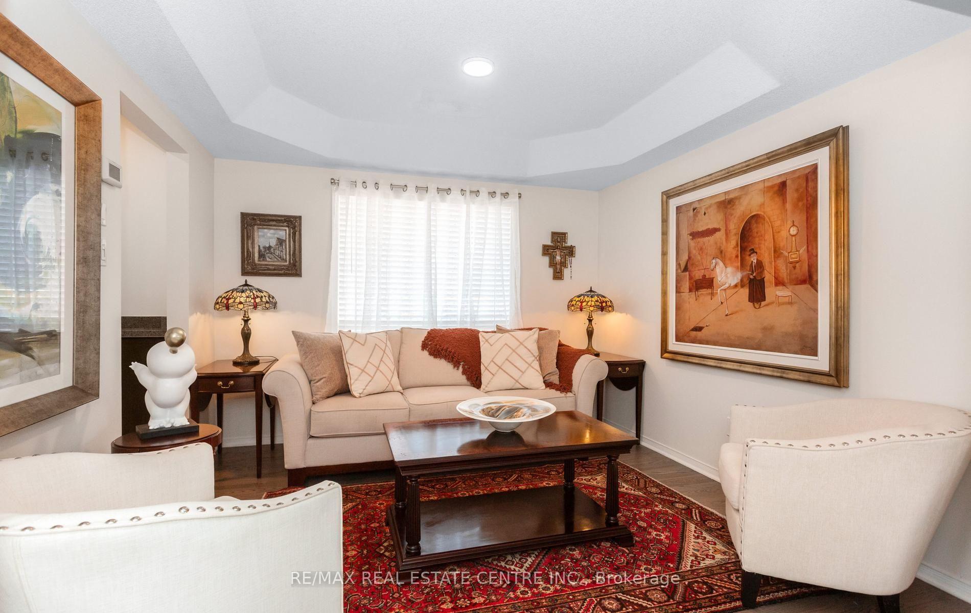 Photo 6 of 40 Hepburn Crescent N, Halton Hills, Georgetown — HOMEH