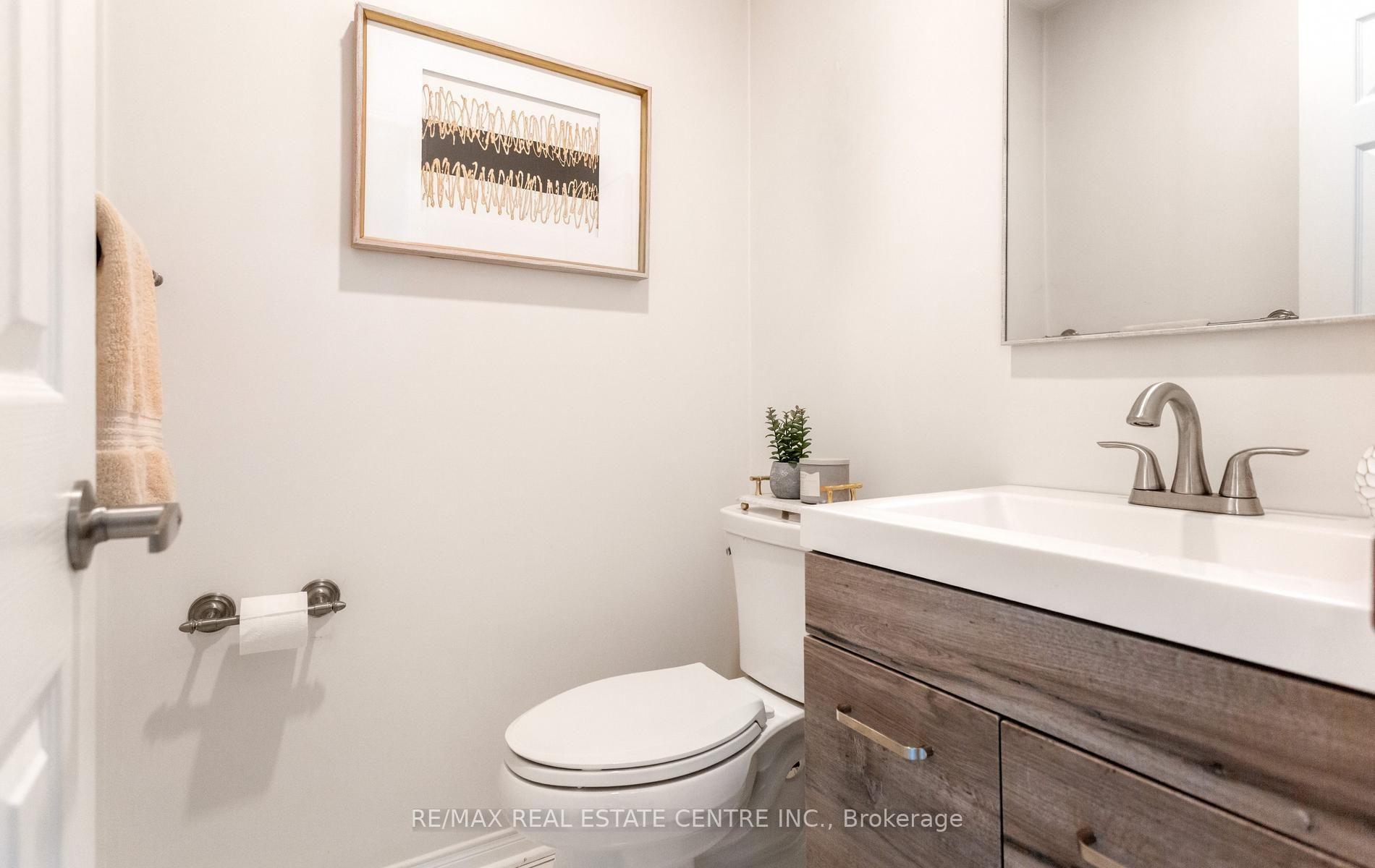 Photo 16 of 40 Hepburn Crescent N, Halton Hills, Georgetown — HOMEH