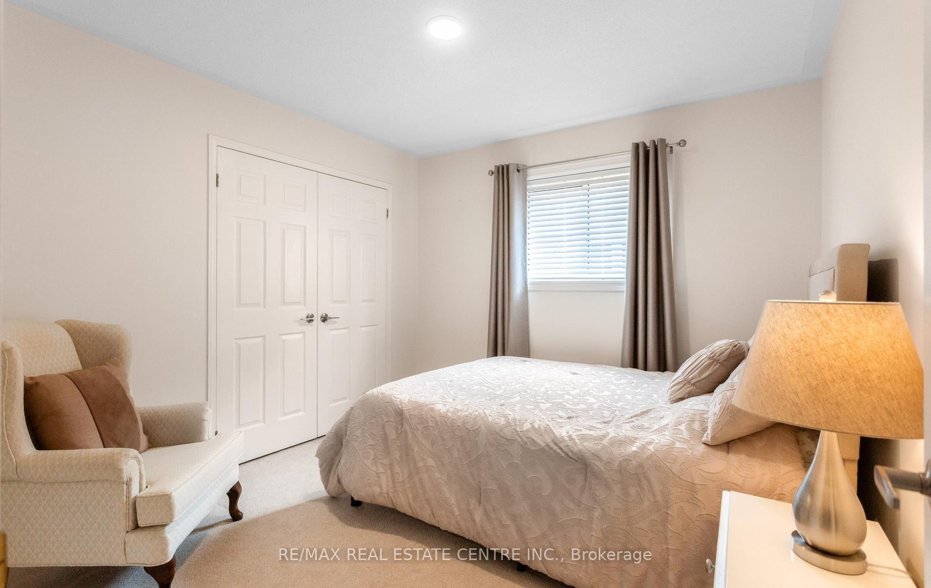 Photo 29 of 40 Hepburn Crescent N, Halton Hills, Georgetown — HOMEH